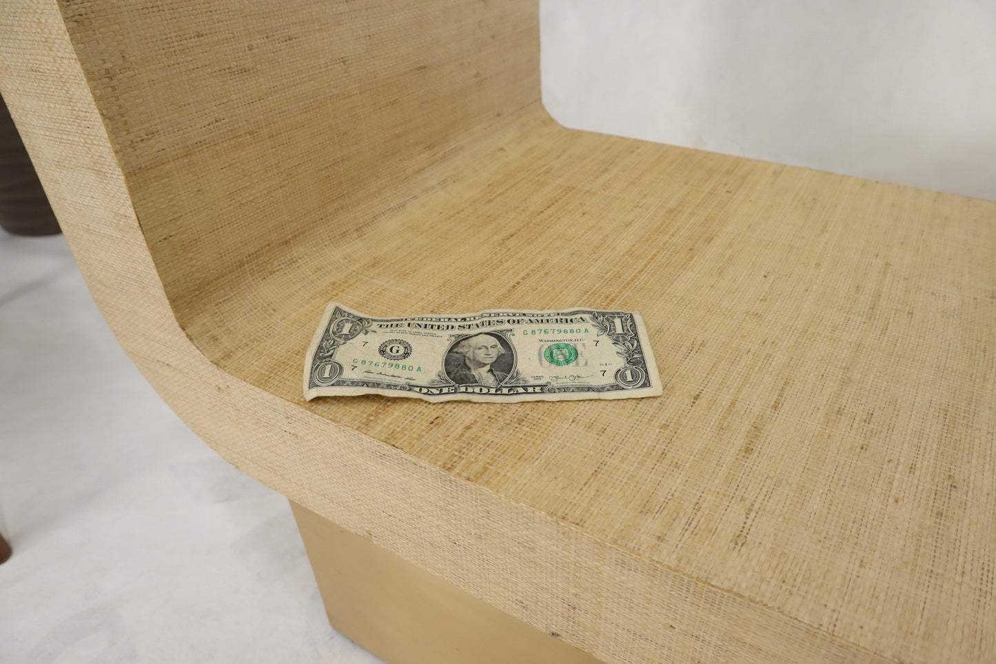 EstablishedLines Raffia Cloth Finished Rounded Angles Étagère Display Unit Glass Shelves