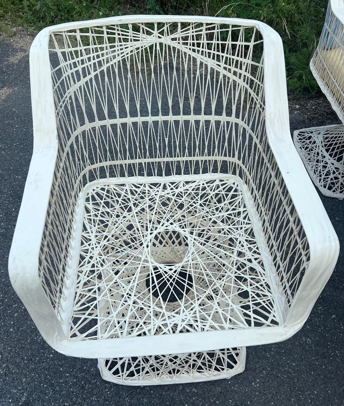 EstablishedLines Spun Fiberglass 5 Pieces Round Dining Table 4 Chair Russel Woodard Outdoor Set