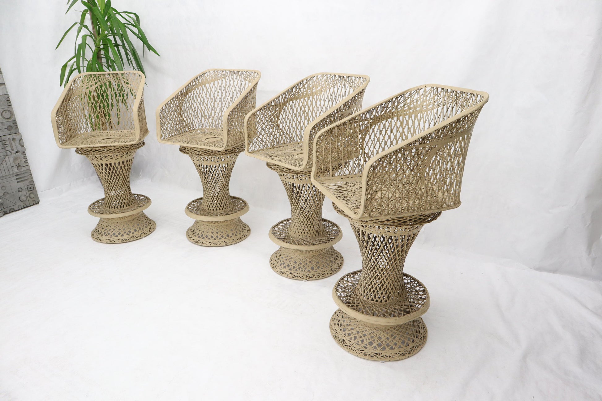 EstablishedLines Russel Woodard Spun Fiber Glass Resin Set of 4 Outdoors Bar Stools