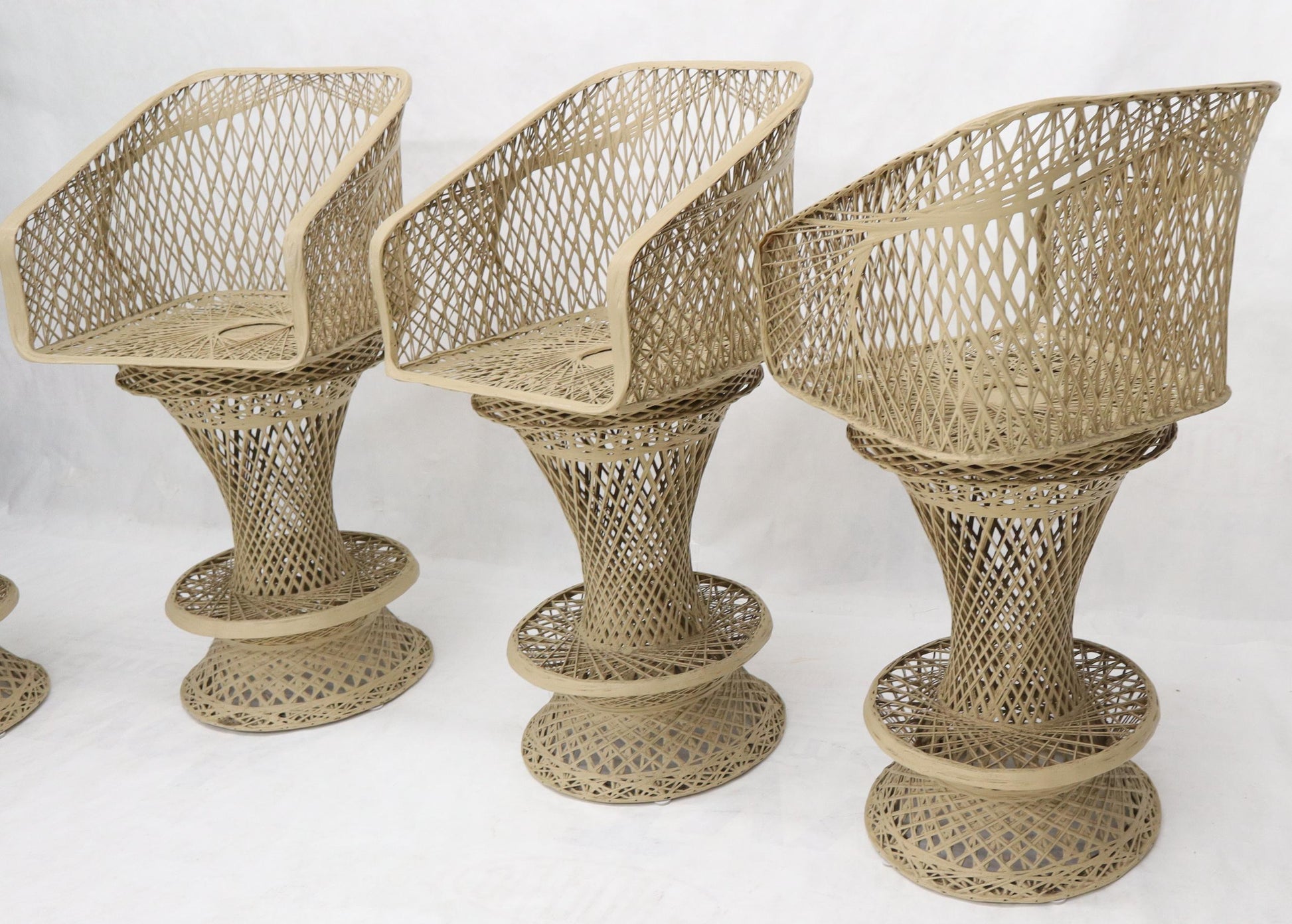 EstablishedLines Russel Woodard Spun Fiber Glass Resin Set of 4 Outdoors Bar Stools