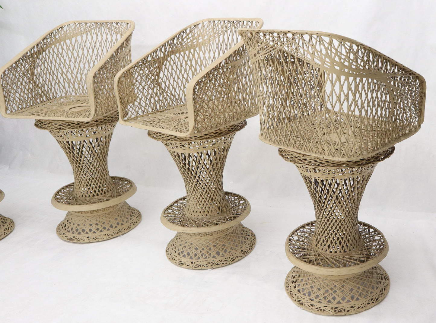 EstablishedLines Russel Woodard Spun Fiber Glass Resin Set of 4 Outdoors Bar Stools