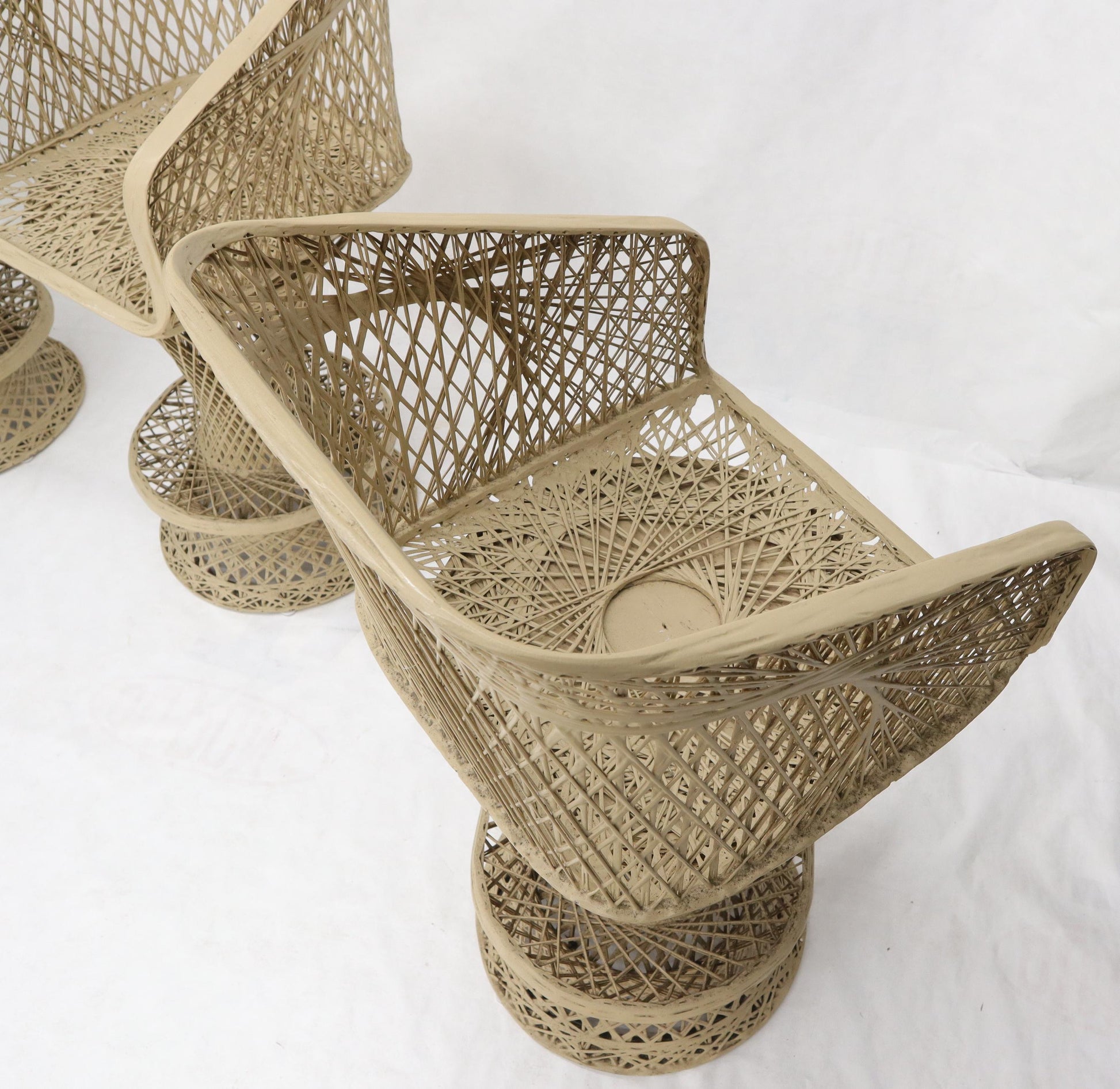 EstablishedLines Russel Woodard Spun Fiber Glass Resin Set of 4 Outdoors Bar Stools