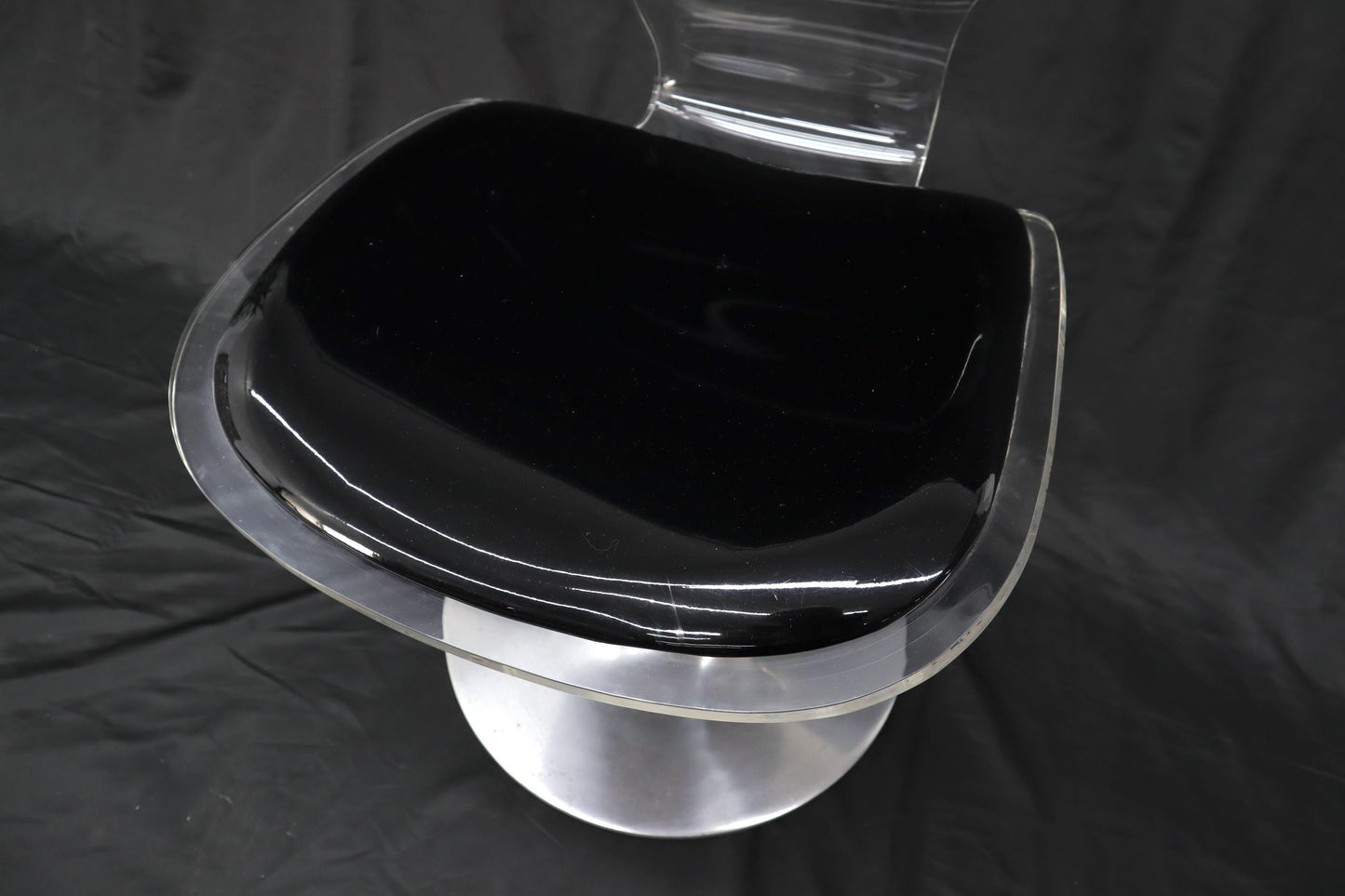 EstablishedLines Tulip Chrome Base Lucite Seats Set of 4 Chairs Dining Table with Glass Round Top