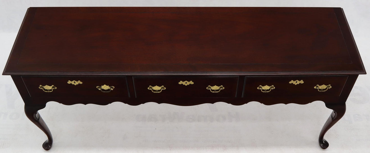 EstablishedLines Kindel Mahogany Queen Anne 3-Drawer Sideboard