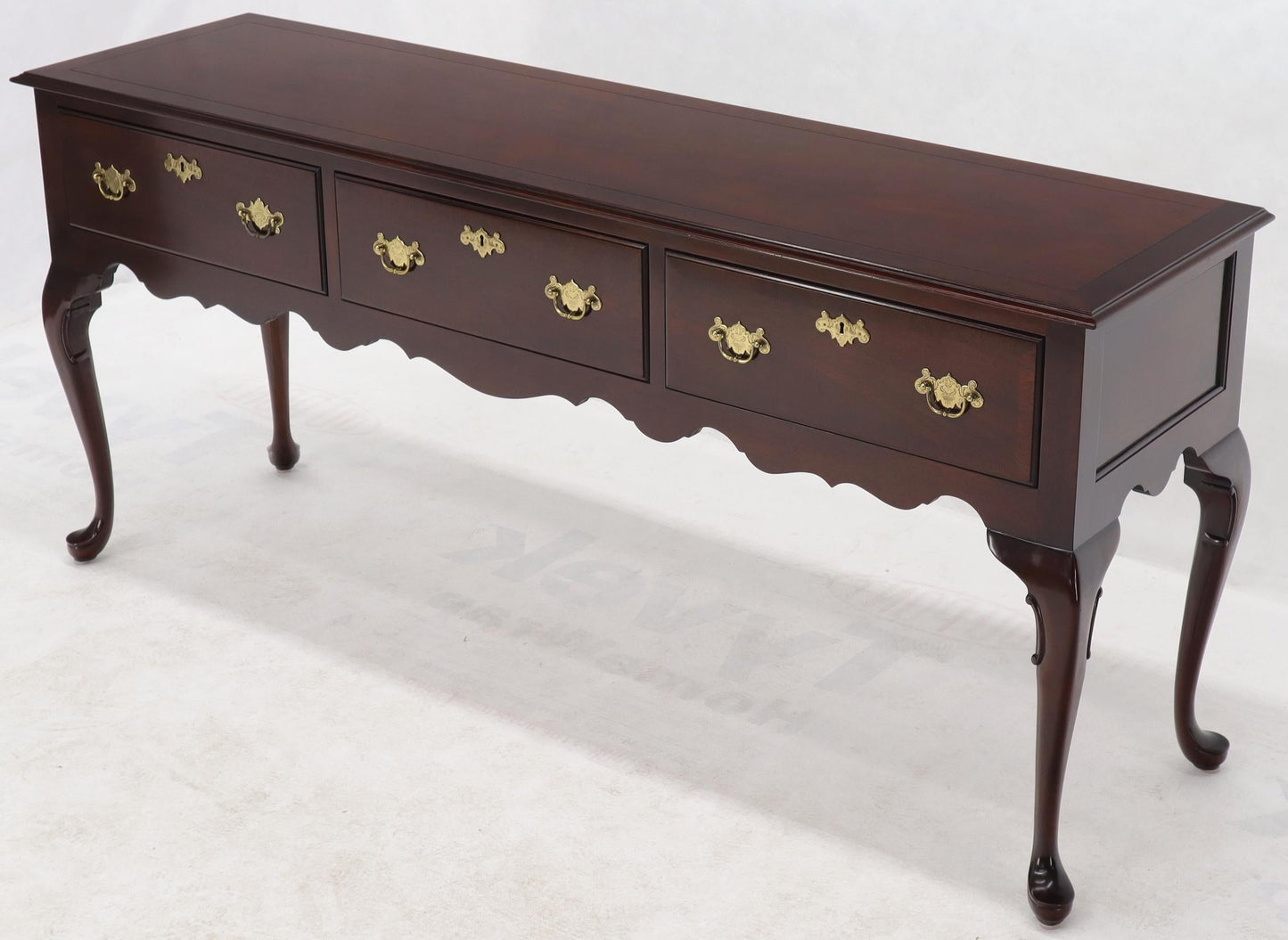EstablishedLines Kindel Mahogany Queen Anne 3-Drawer Sideboard