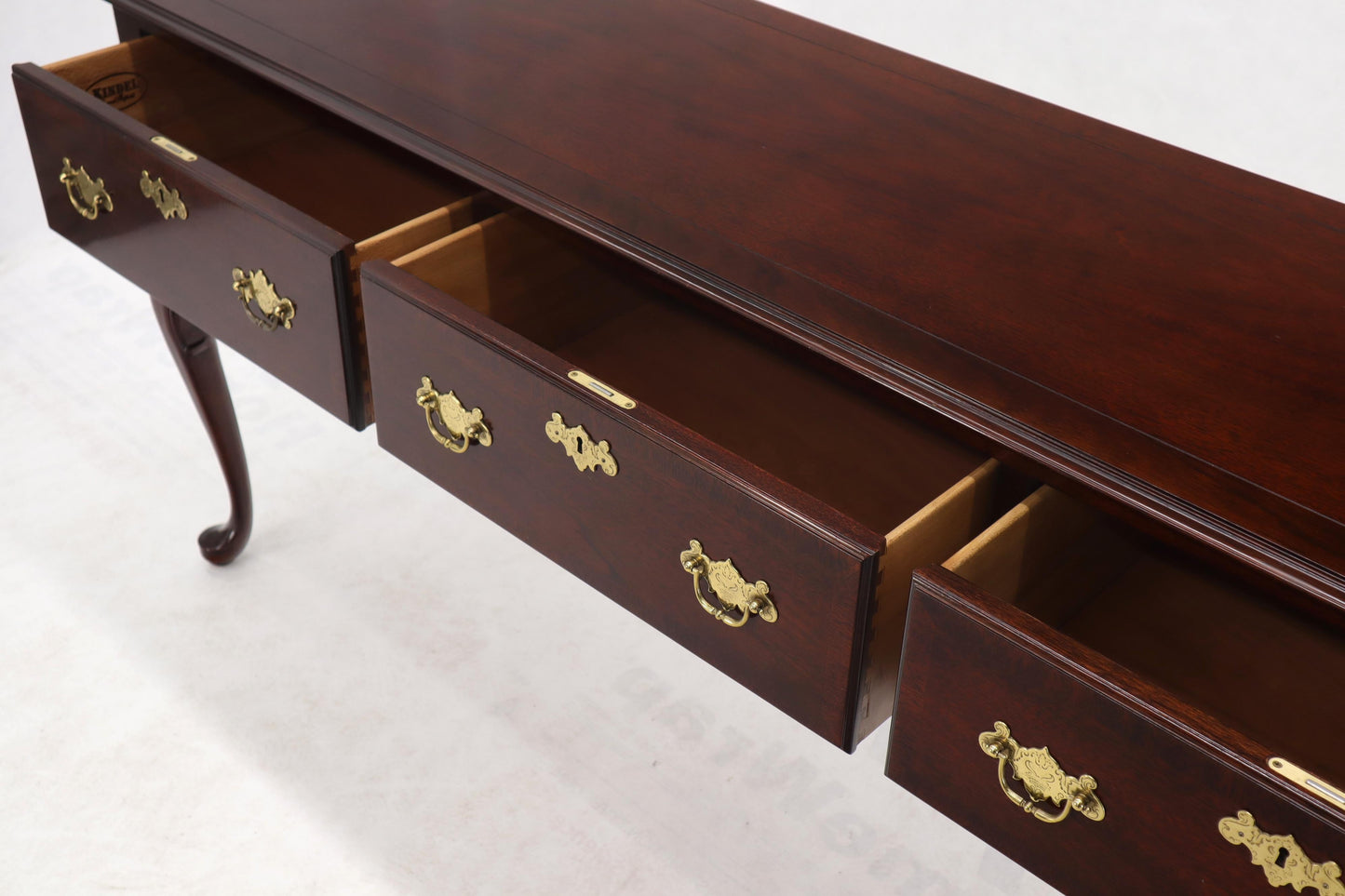 EstablishedLines Kindel Mahogany Queen Anne 3-Drawer Sideboard