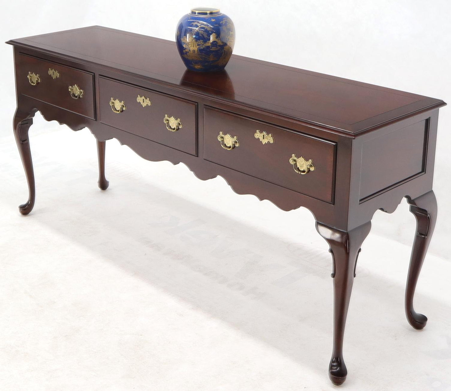 EstablishedLines Kindel Mahogany Queen Anne 3-Drawer Sideboard