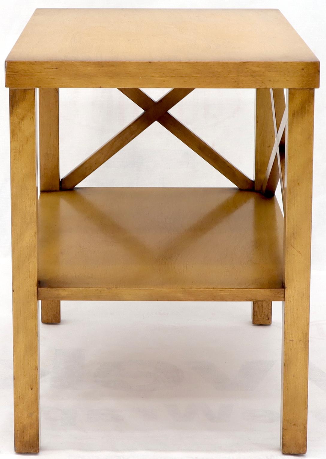 EstablishedLines Decorative Modern Design Faux Finish One Shelf Side End Table