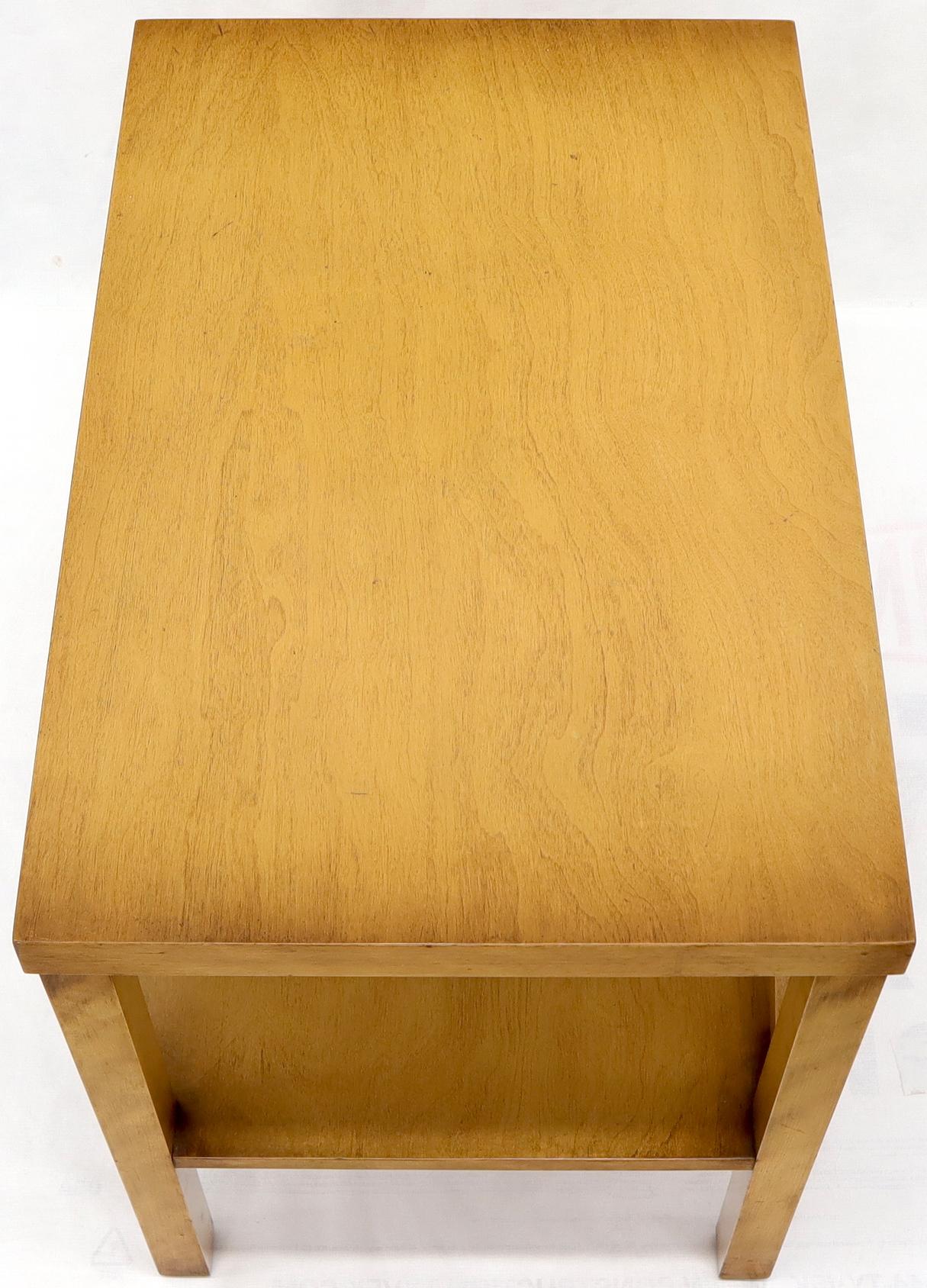 EstablishedLines Decorative Modern Design Faux Finish One Shelf Side End Table