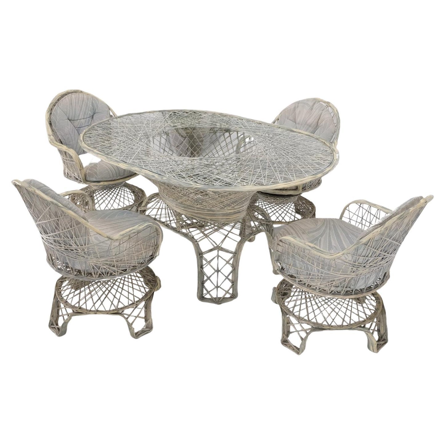 EstablishedLines Russel Woodard Spun Fiberglass Oval Racetrack Dining Table 4 Chairs Outdoor Set