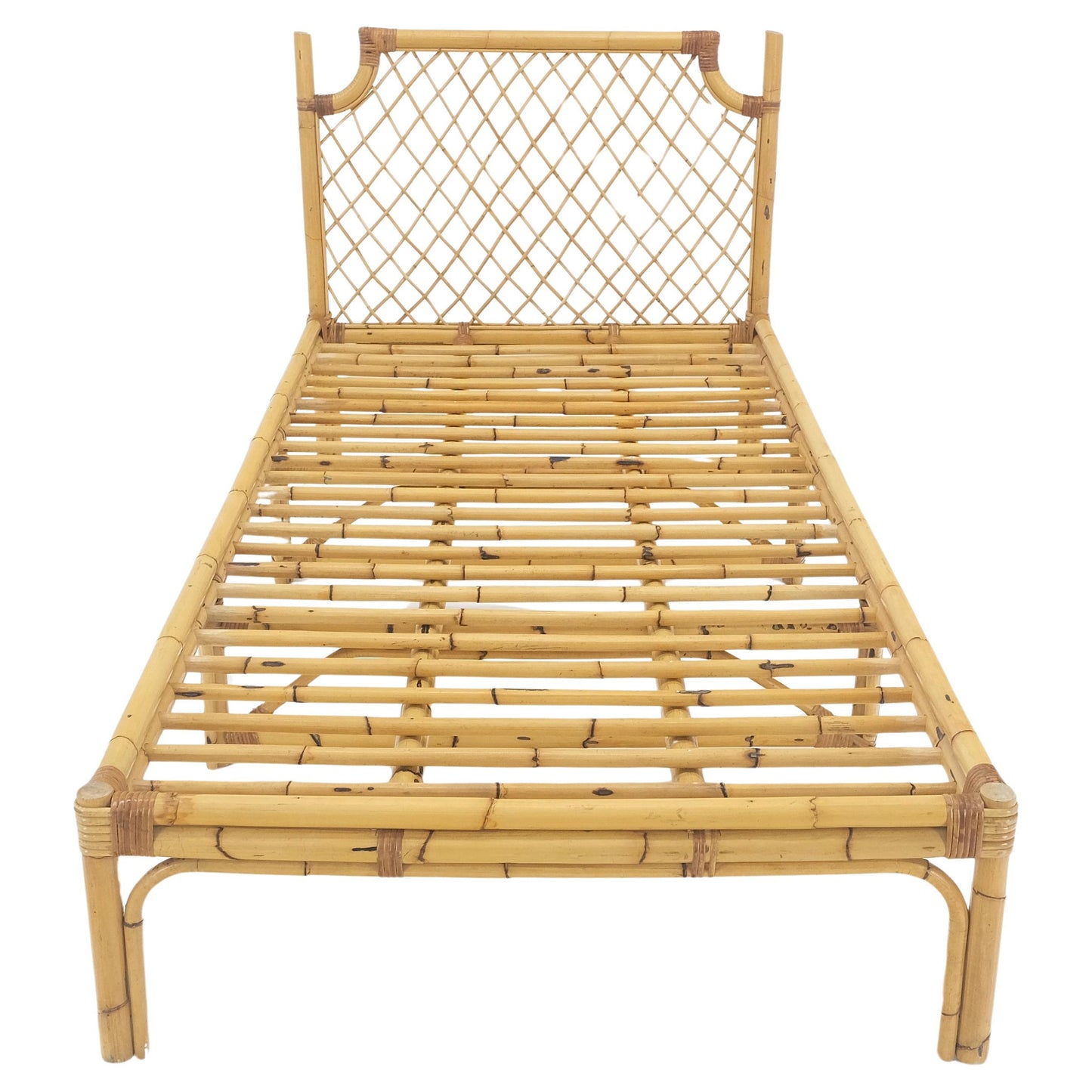 EstablishedLines Vintage 1970s Large Bamboo Chaise Lounge Daybed Frame MINT!