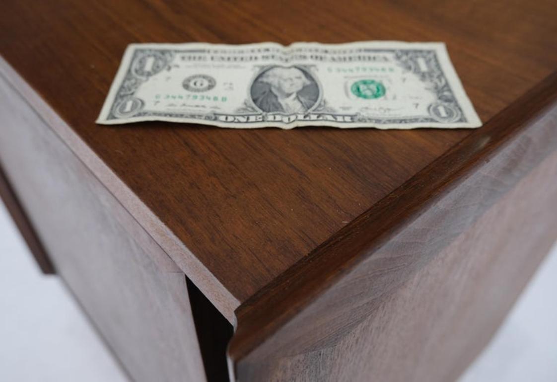 Cube Shape One Door One Drawer Compartment Side End Table
