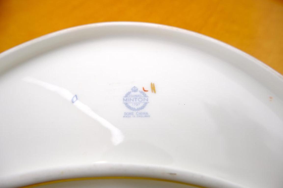 Set of 16 Minton Porcelain China Made in England Diner Plates Salt & Pepper Set