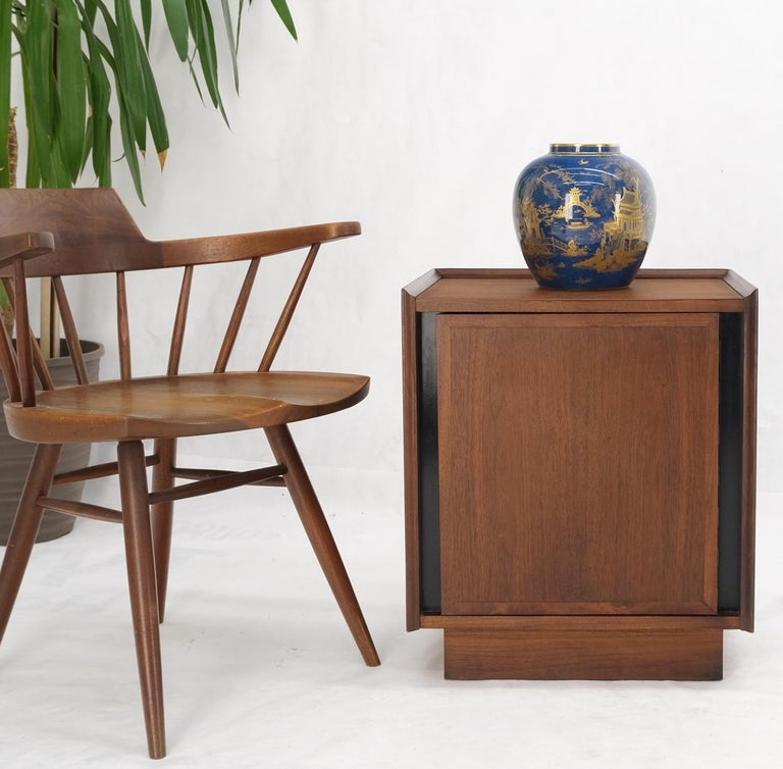 Cube Shape One Door One Drawer Compartment Side End Table