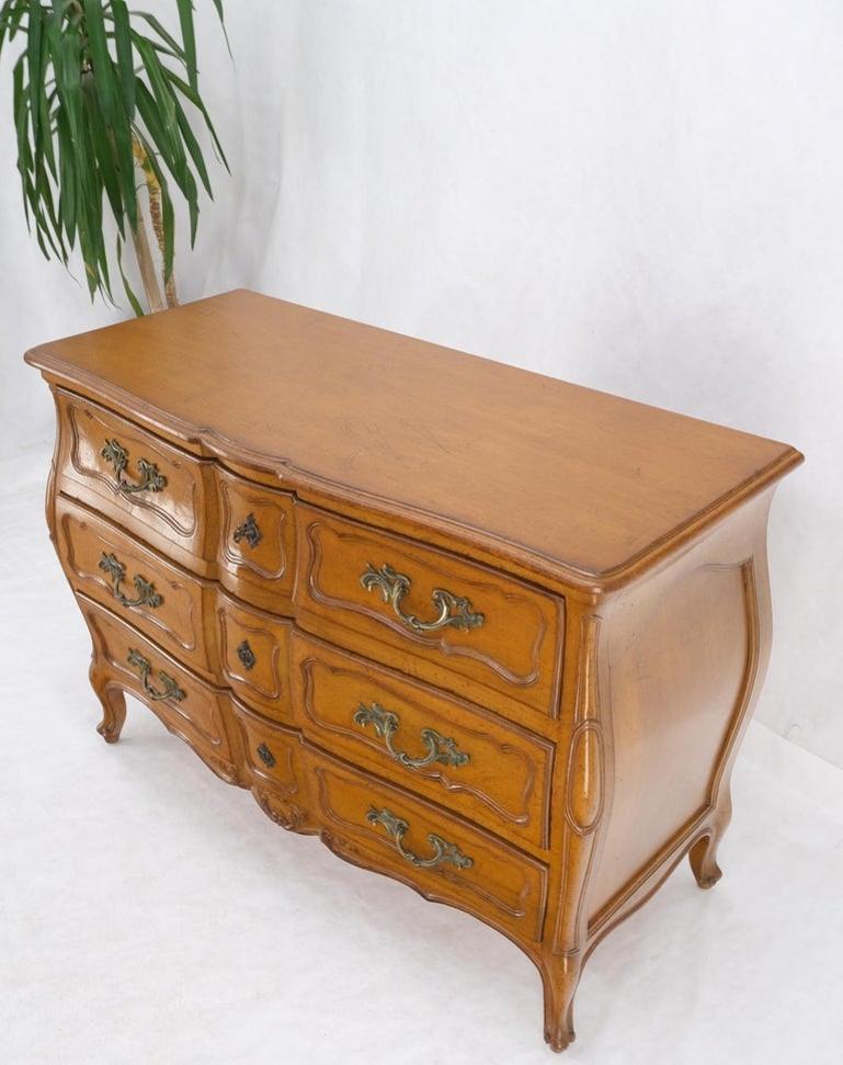 Country French Bombay Shape Massive Solid Wood Three Drawers Dresser Chest