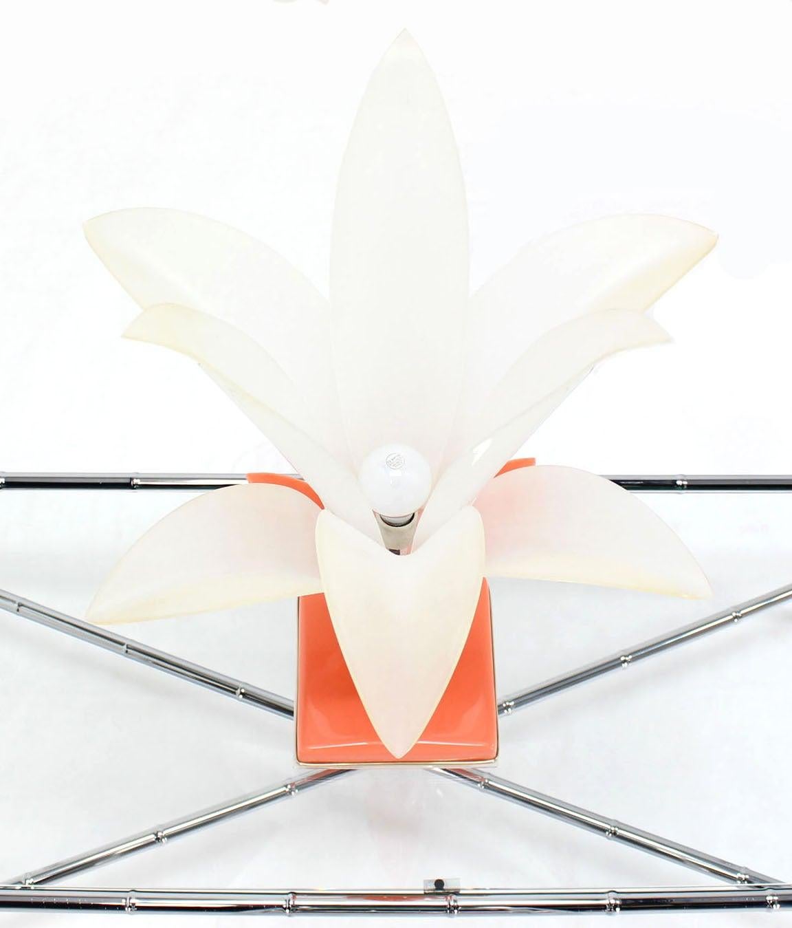 EstablishedLines 1970s Mid Century Molded Bent White Acrylic Lotus Petal Flower Table Lamp MINT!
