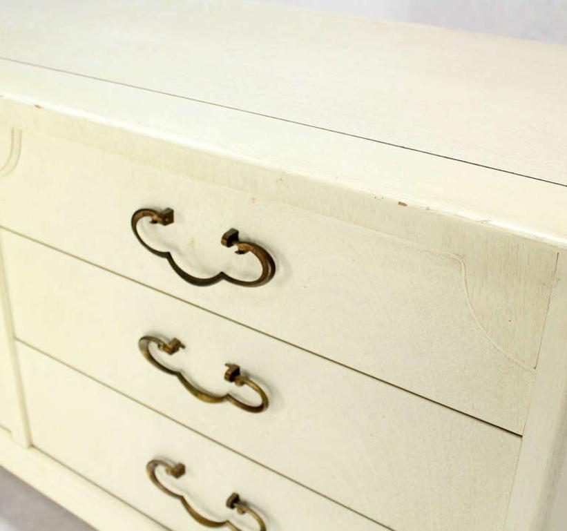 White Bone Tone Wash Lacquer 6 Drawer Dresser Solid Brass Ornate Drawer Pulls