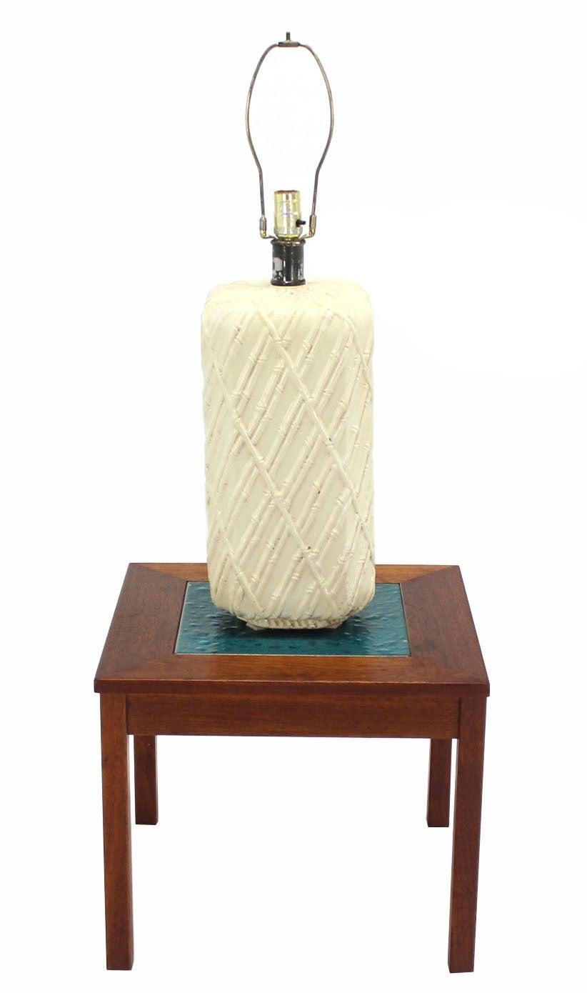 EstablishedLines Rounded Corners Pedestal Shape White Faux Bamboo Decorated Pattern Table Lamp