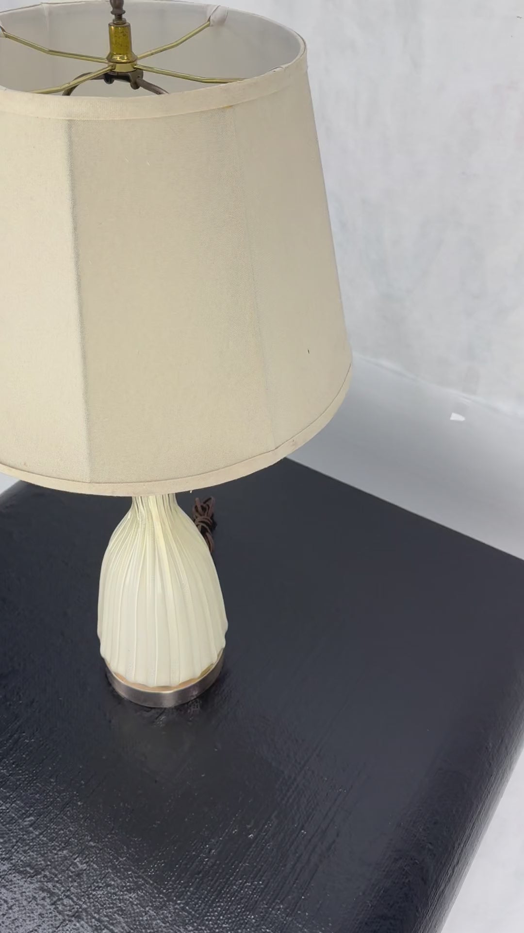 EstablishedLines Off White Beige Bottle Shape Murano Glass Table Lamp MINT!