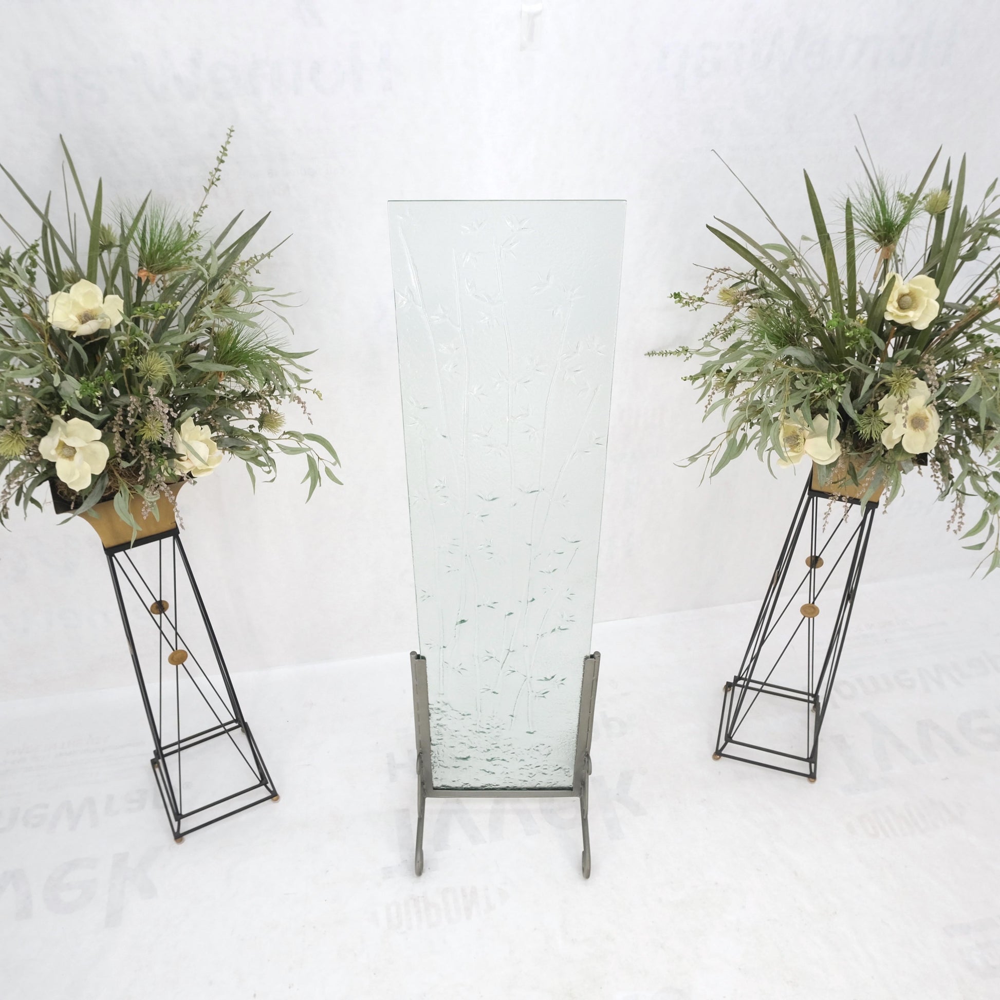 EstablishedLines Decorative Floral Scene Theme Molded Glass Panel w/ Wrought Iron Stand Base MINT