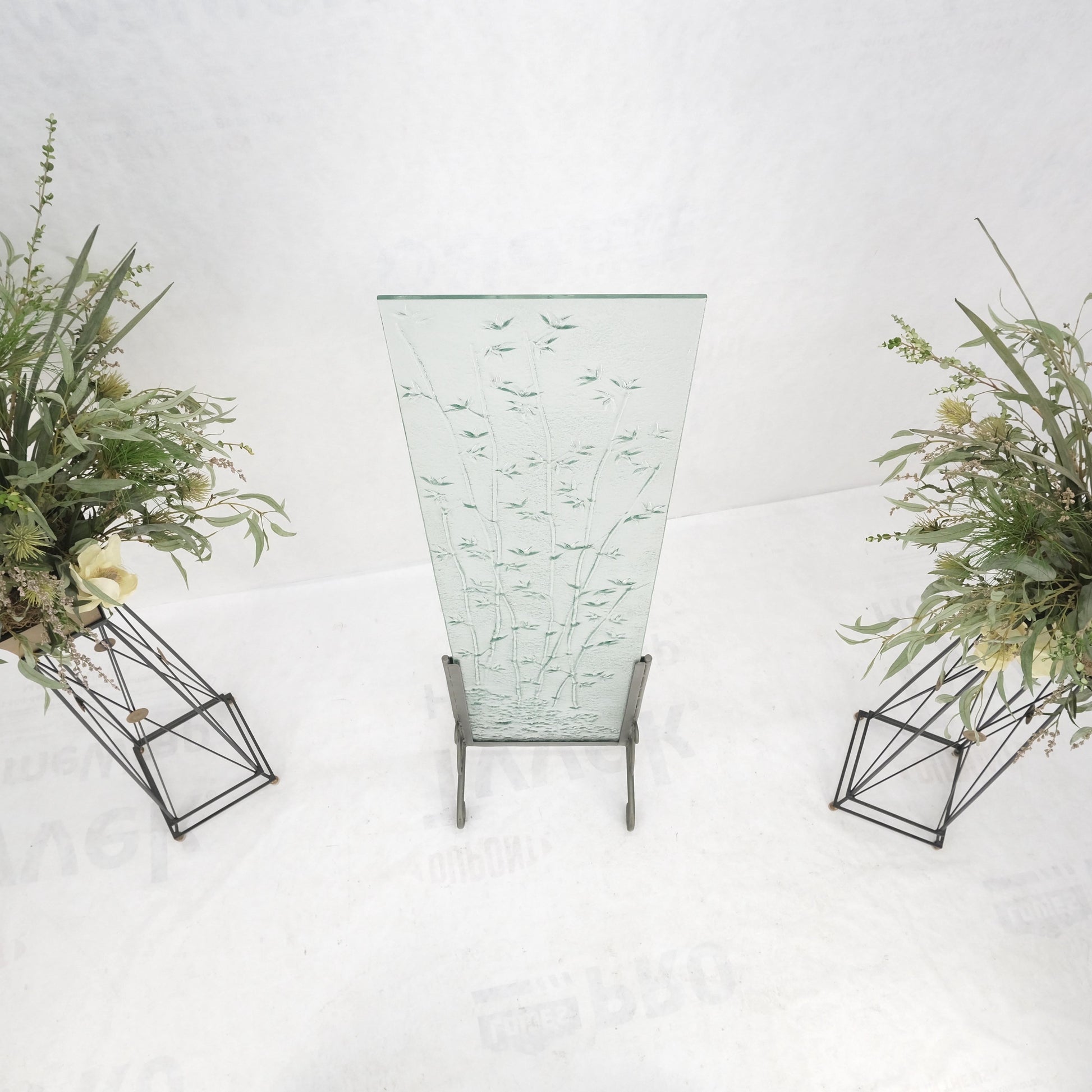 EstablishedLines Decorative Floral Scene Theme Molded Glass Panel w/ Wrought Iron Stand Base MINT