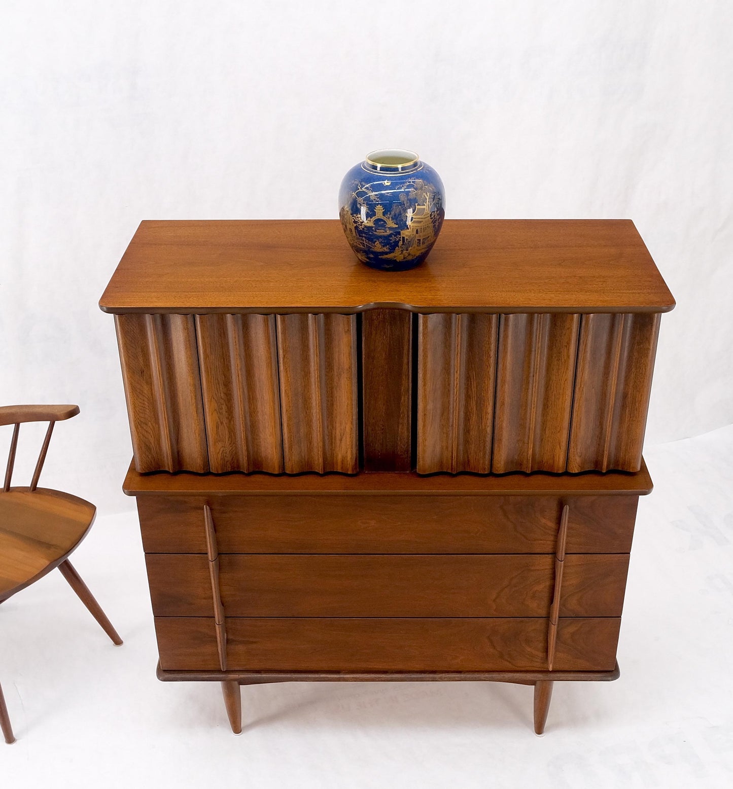 EstablishedLines American Mid-Century Modern Walnut Sculptural 7 Drawers High Chest Dresser Mint!