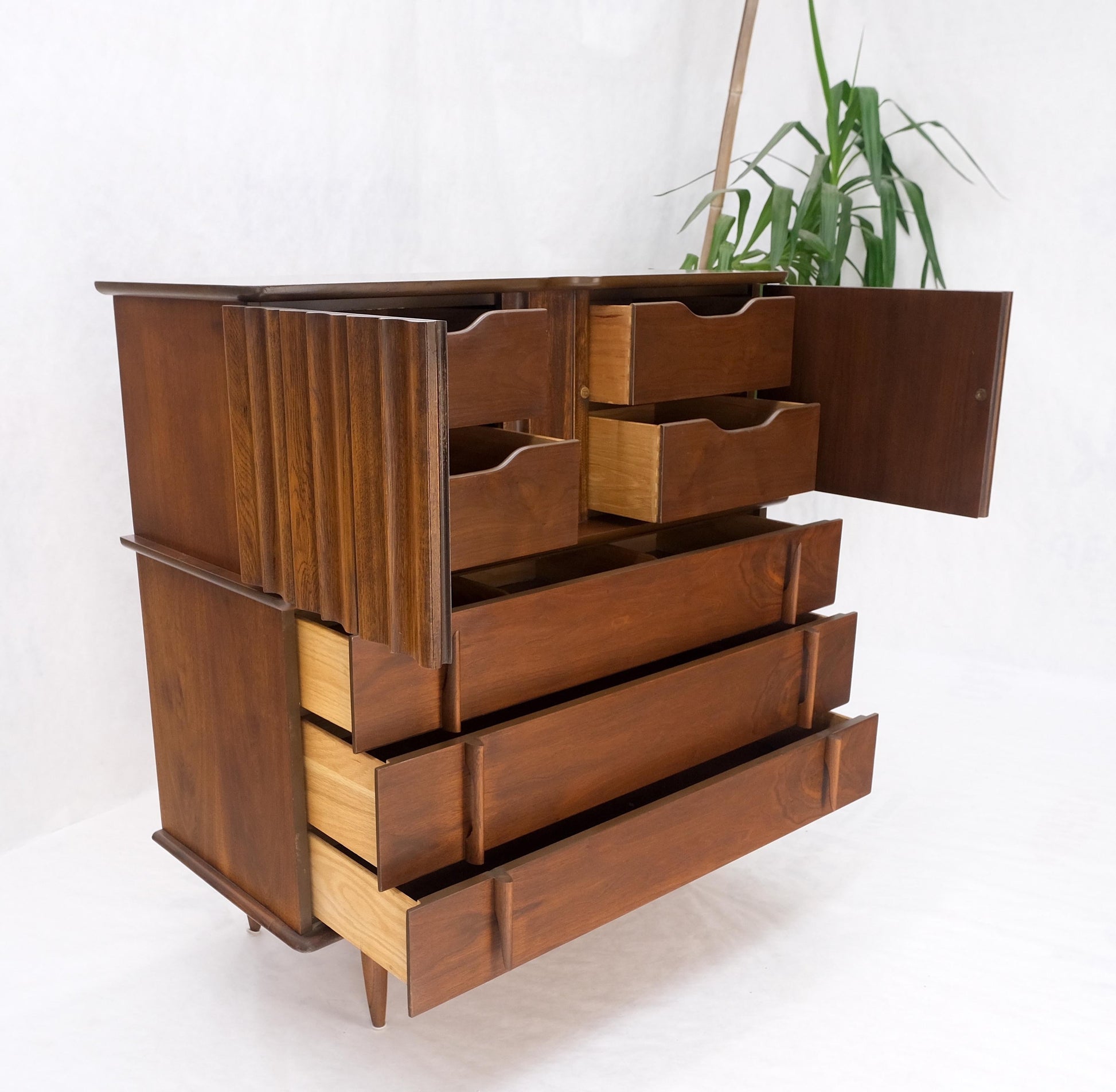 EstablishedLines American Mid-Century Modern Walnut Sculptural 7 Drawers High Chest Dresser Mint!