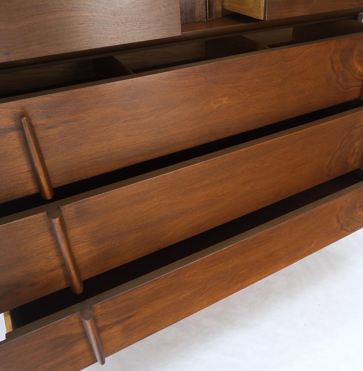 EstablishedLines American Mid-Century Modern Walnut Sculptural 7 Drawers High Chest Dresser Mint!