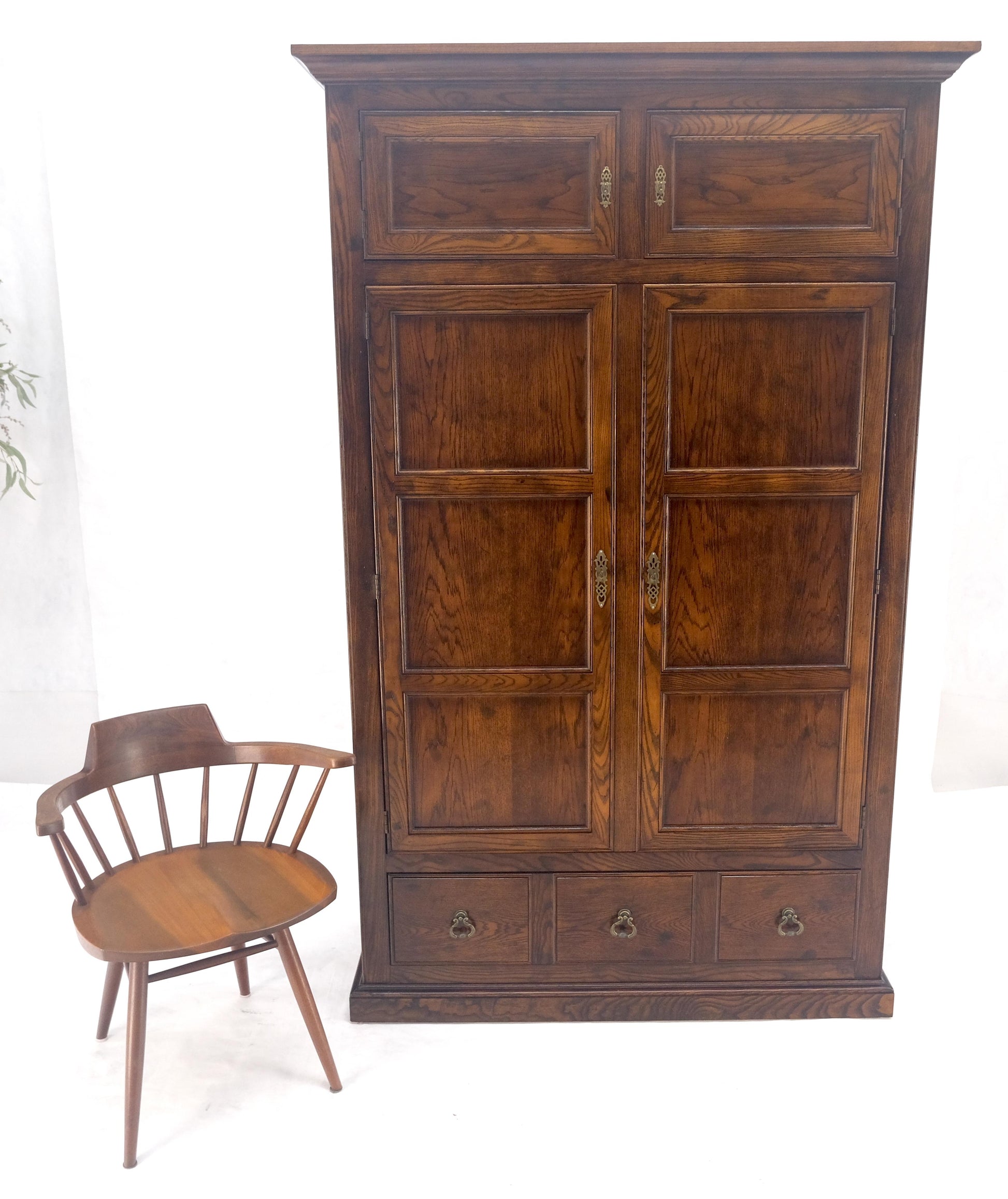 EstablishedLines Henredon Oak Linen Press Cupboard Chest of Drawers Armoire Lots of Storage MINT