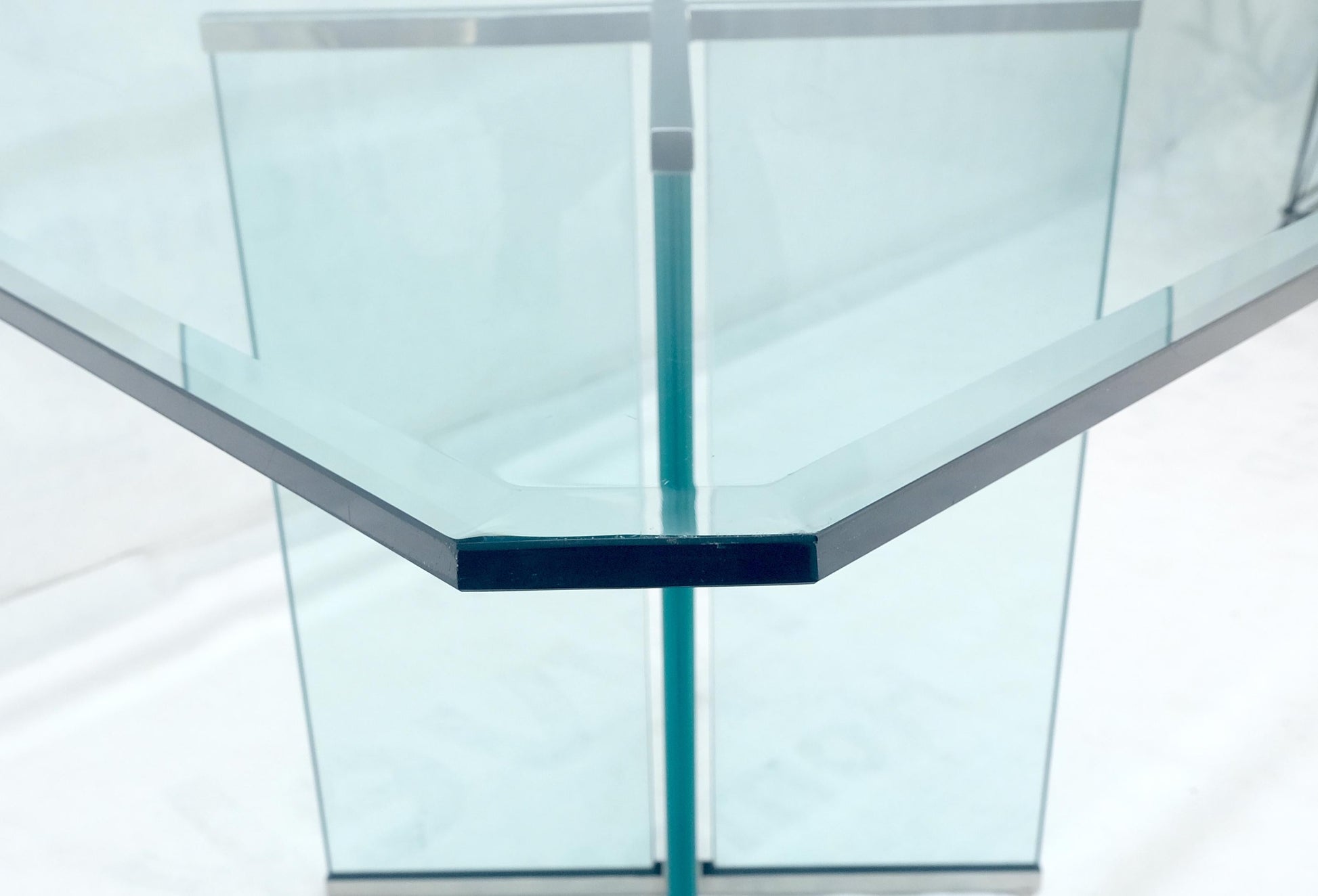 EstablishedLines Italian Mid Century Modern 3/4" Thick Beveled Glass Single Pedestal Dining Table