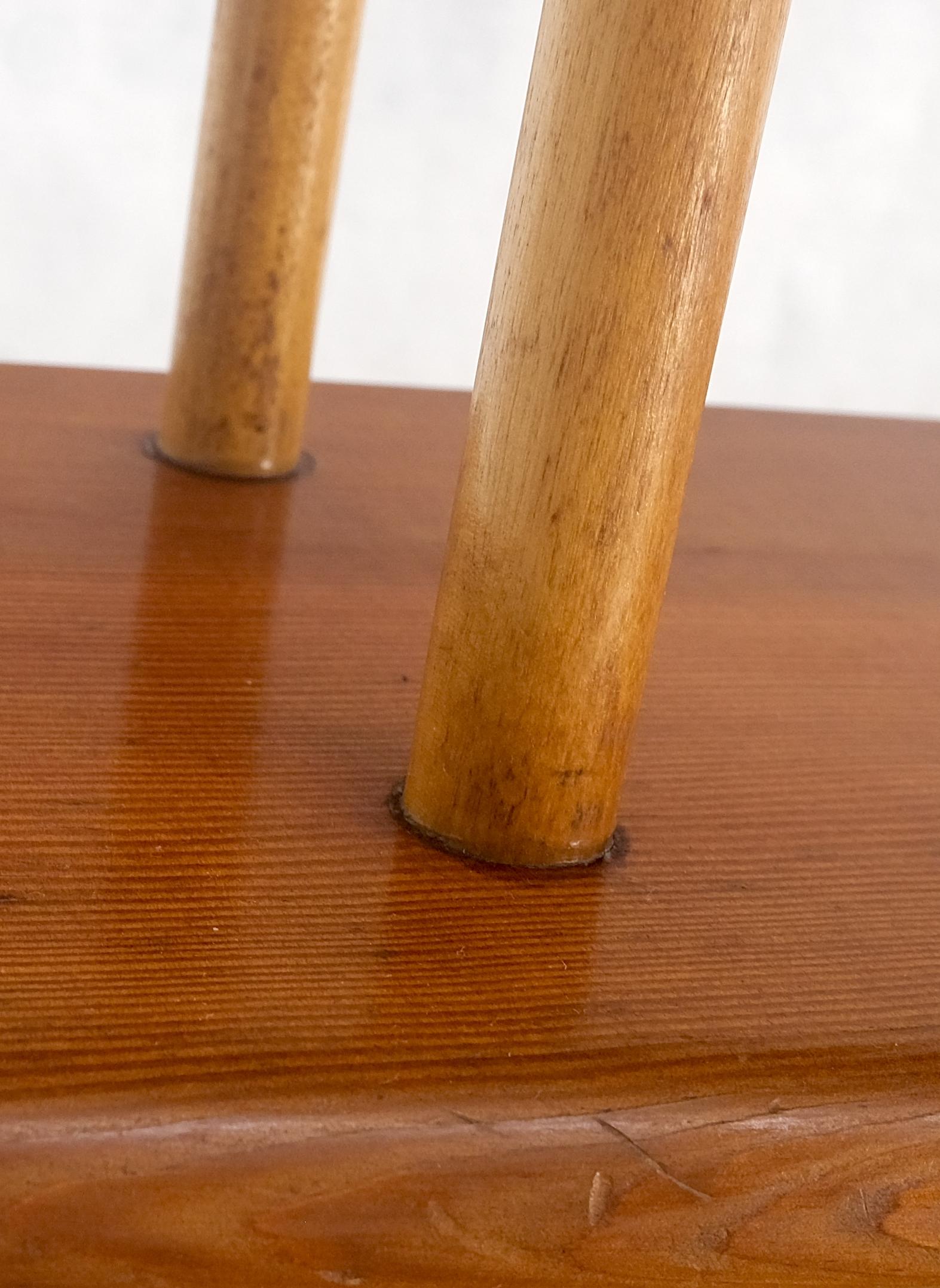 EstablishedLines Country Arts & Crafts Style c1960s Red Cedar wall Shelves on Dowels Bookcase