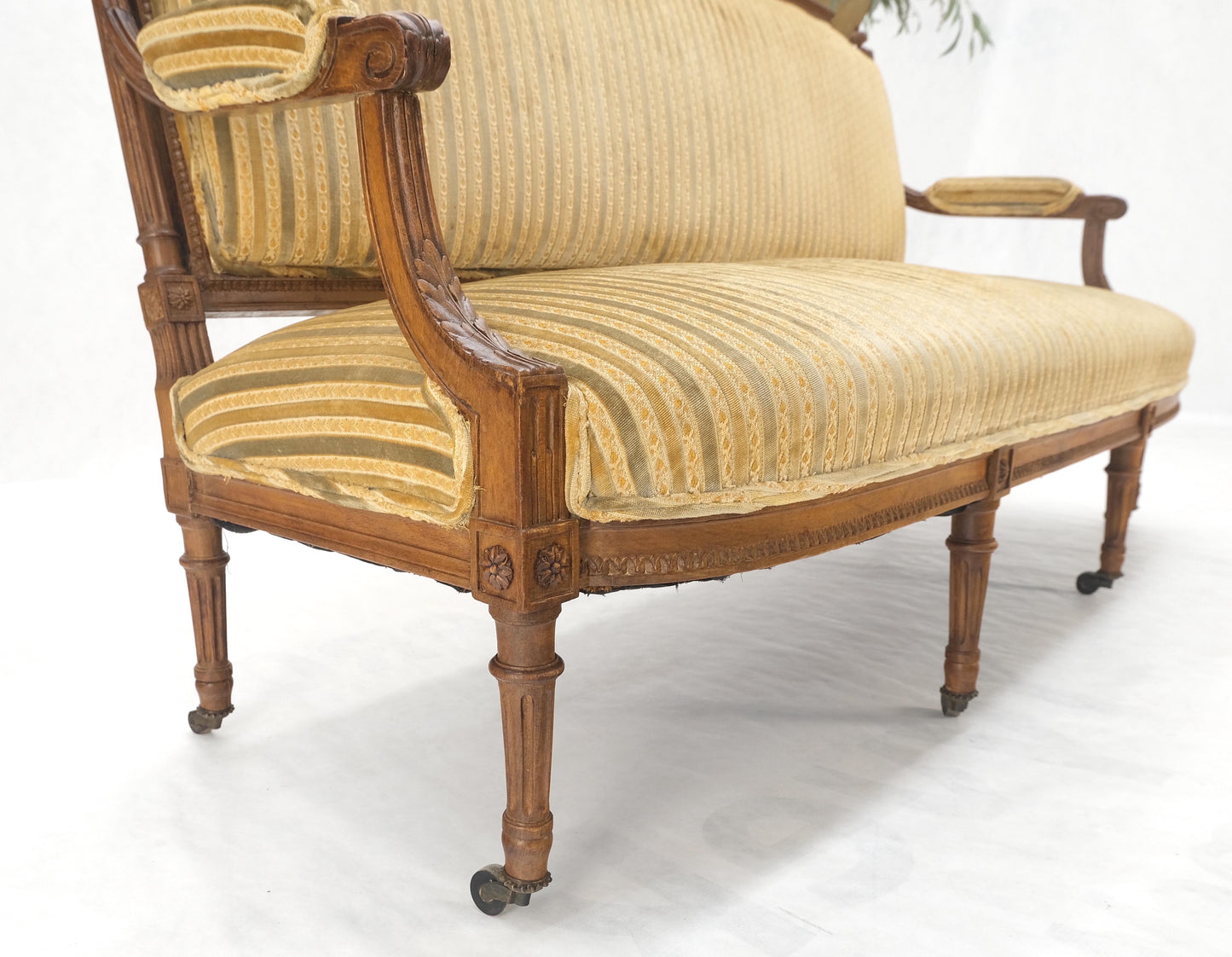EstablishedLines Fine French Carved Walnut Gold Shipped Upholstery Fabric Sofa MINT!