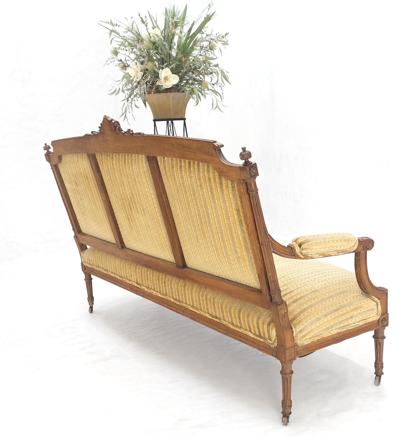 EstablishedLines Fine French Carved Walnut Gold Shipped Upholstery Fabric Sofa MINT!