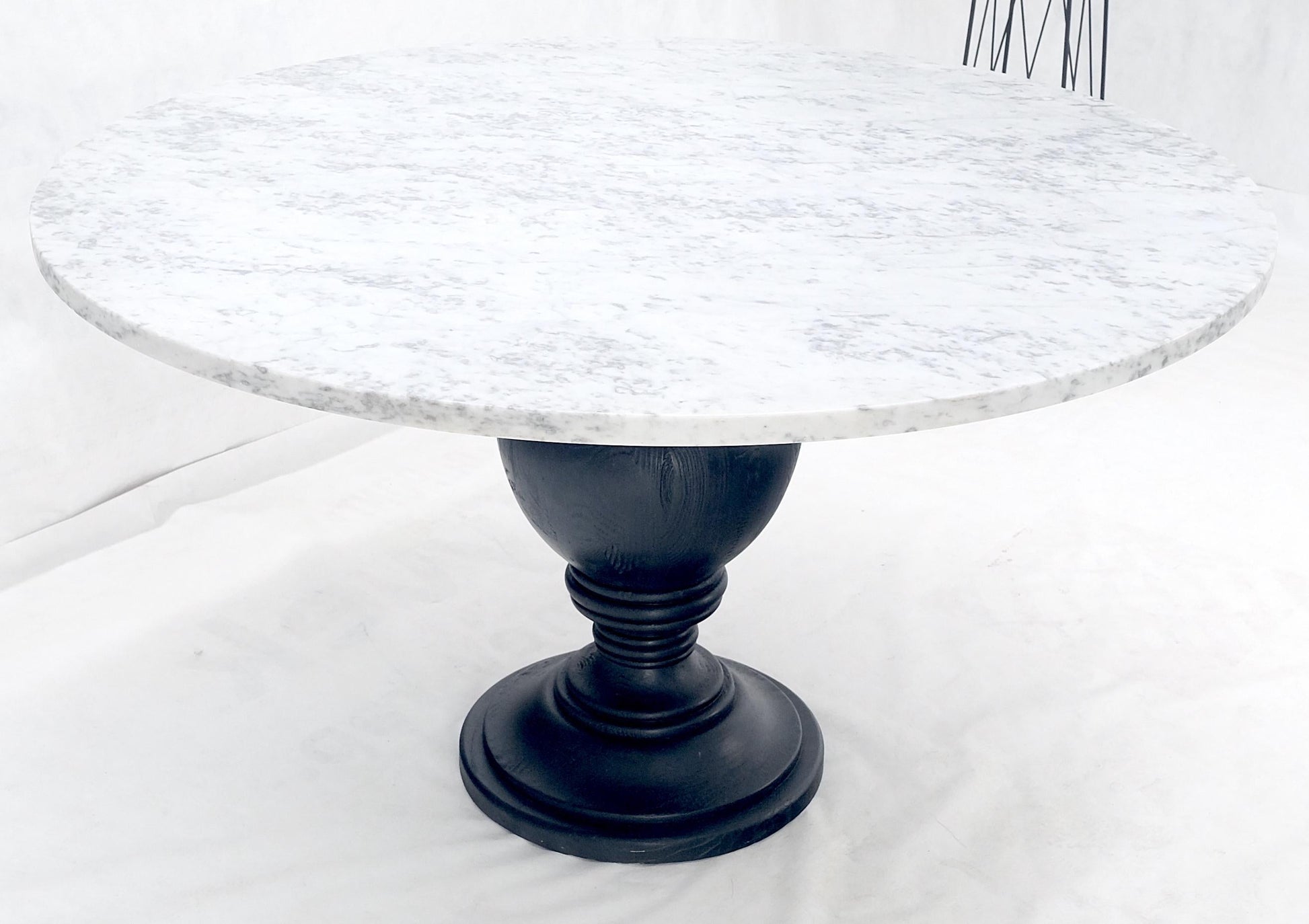 EstablishedLines Large White Grey 54" Round Marble Top Heavy Turned Onion Base Dining Table MINT!