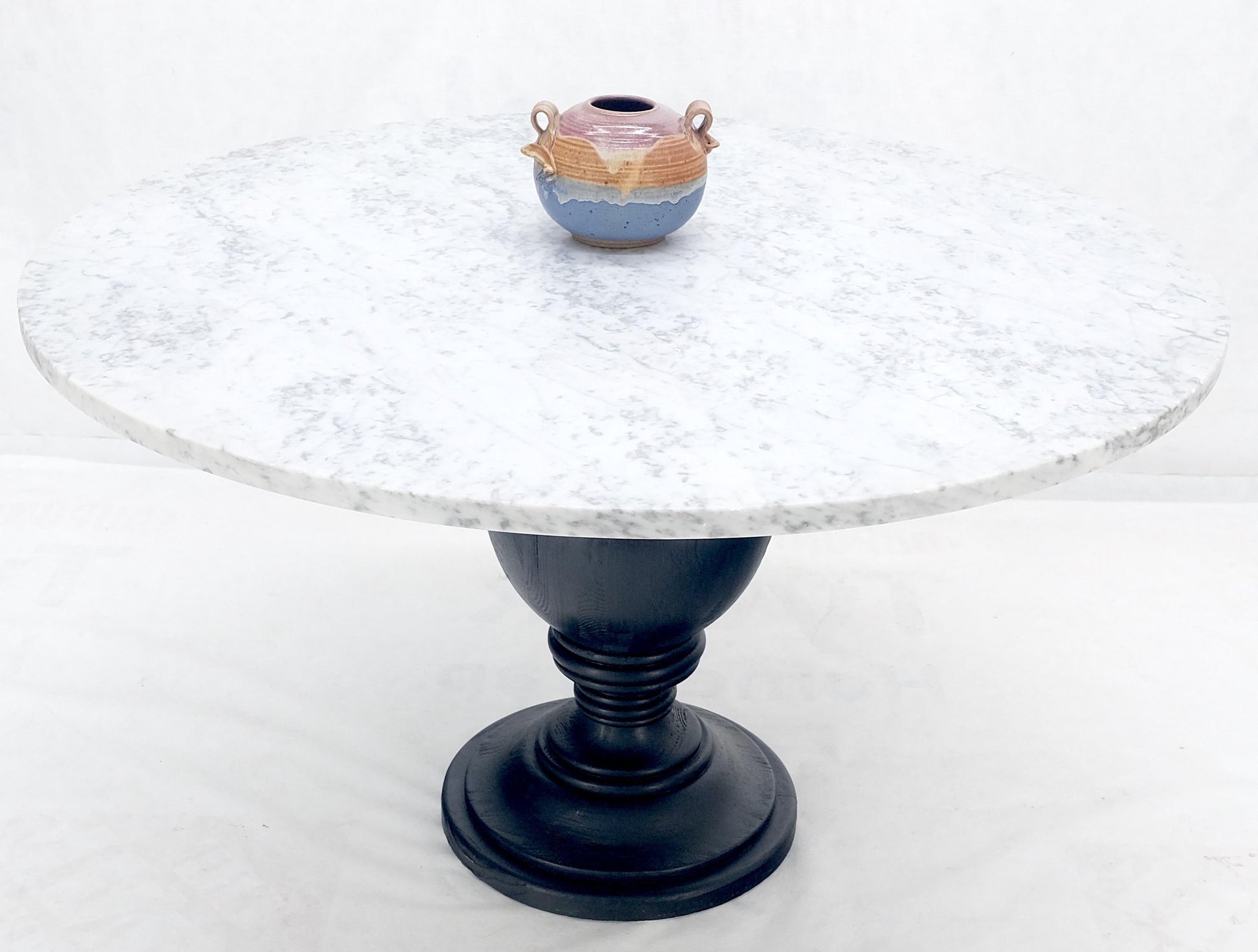 EstablishedLines Large White Grey 54" Round Marble Top Heavy Turned Onion Base Dining Table MINT!