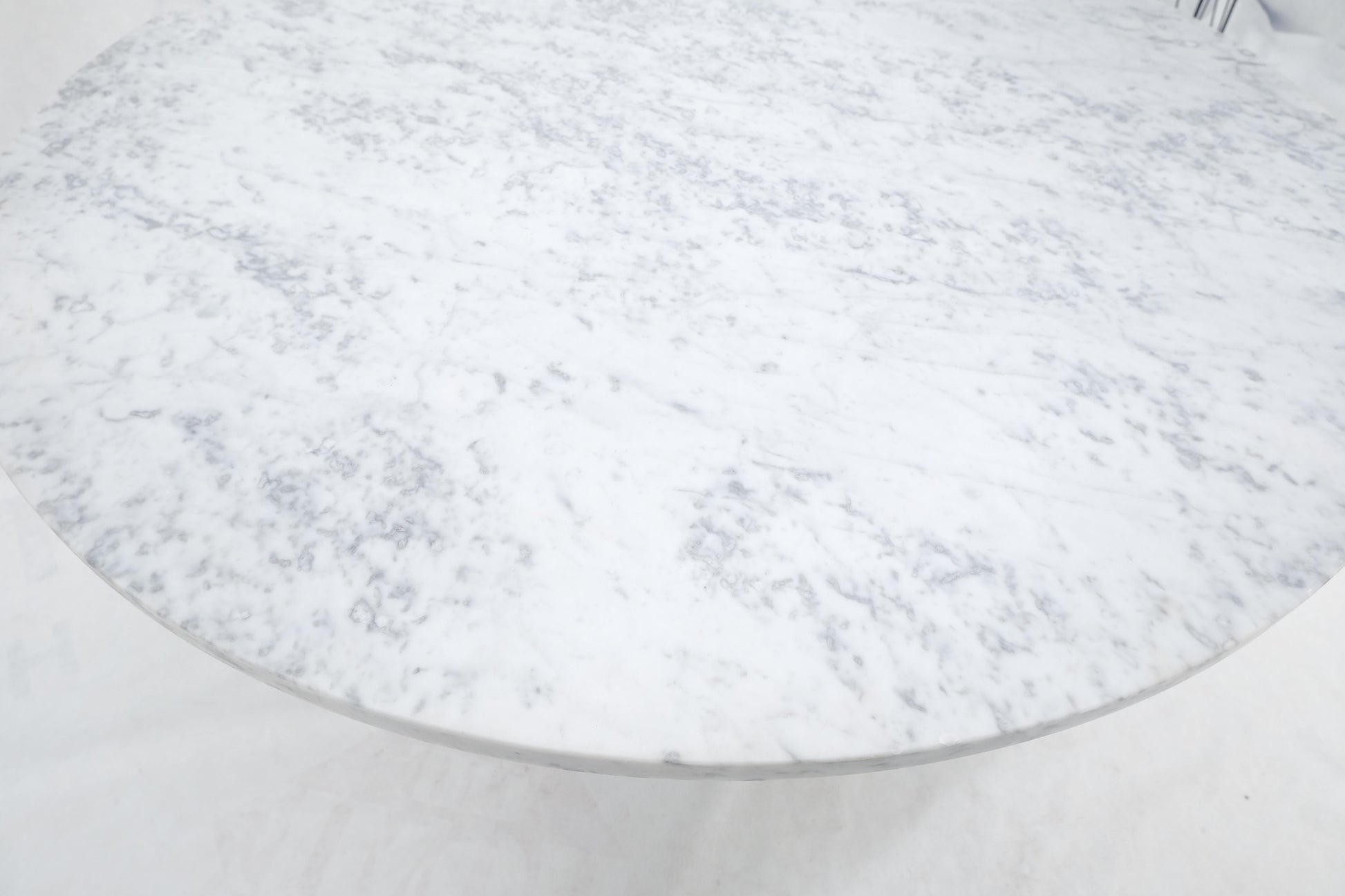 EstablishedLines Large White Grey 54" Round Marble Top Heavy Turned Onion Base Dining Table MINT!