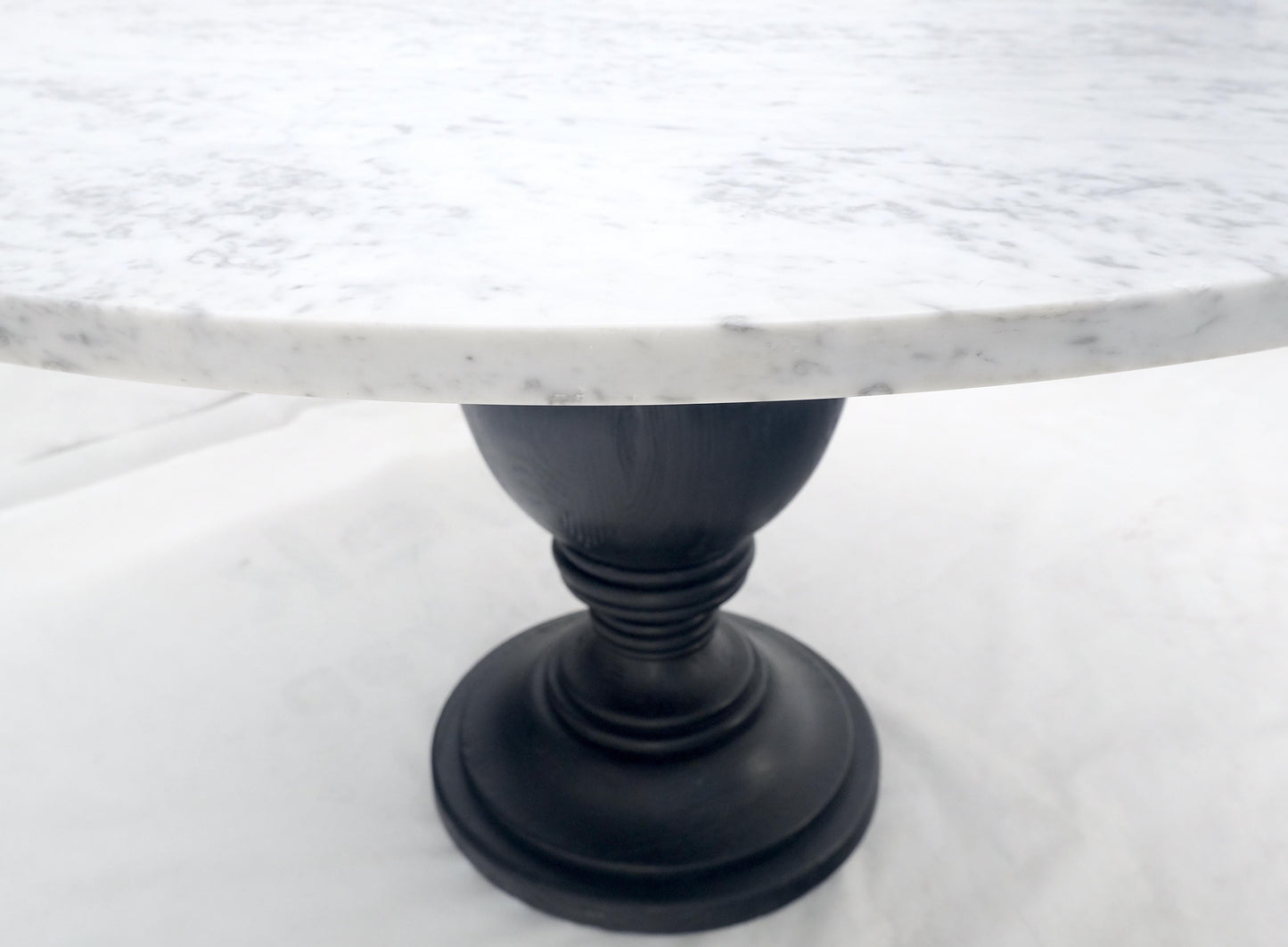 EstablishedLines Large White Grey 54" Round Marble Top Heavy Turned Onion Base Dining Table MINT!