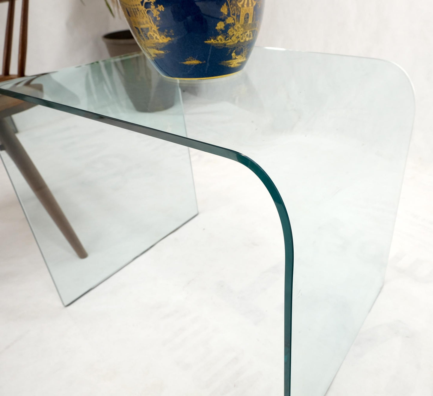 EstablishedLines Italian Mid-Century Modern Bent Glass End Table Stand