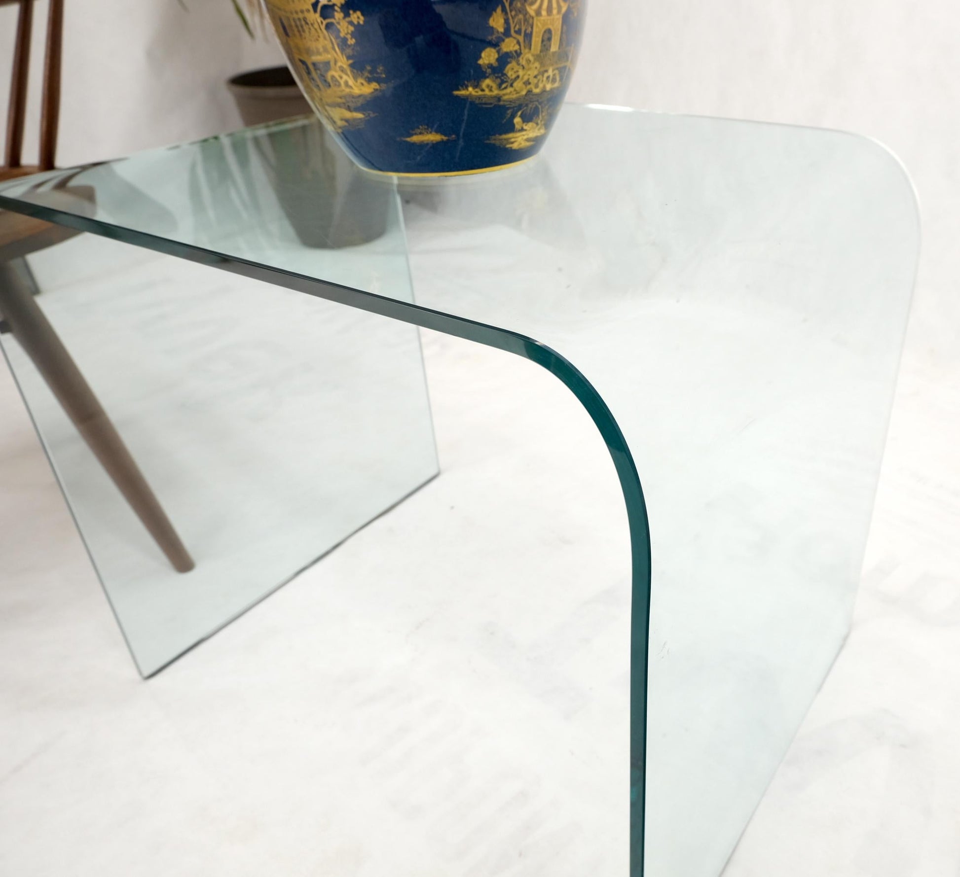 EstablishedLines Italian Mid-Century Modern Bent Glass End Table Stand