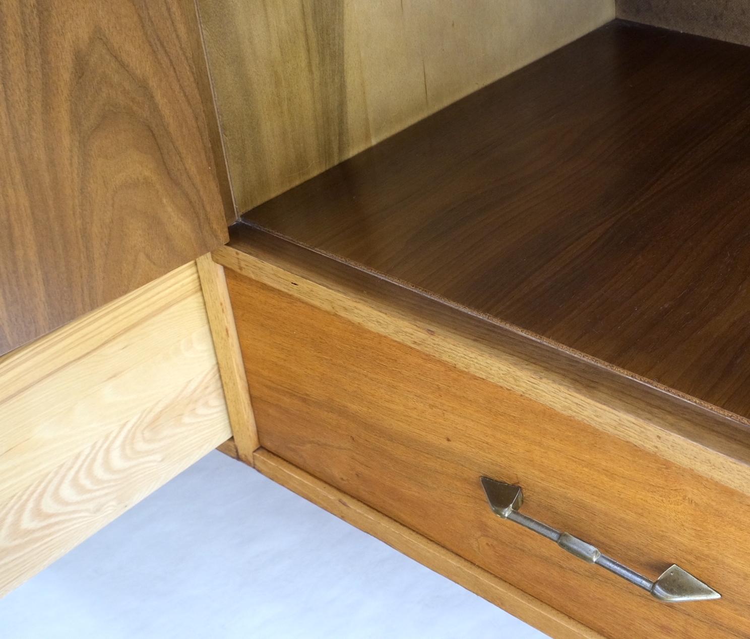 EstablishedLines 5 Drawers Two Door Compartments Long Walnut Credenza Dresser Dowel Legs Mint!