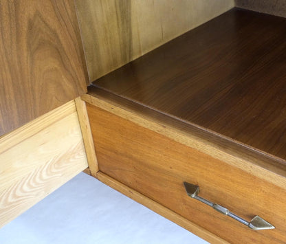 EstablishedLines 5 Drawers Two Door Compartments Long Walnut Credenza Dresser Dowel Legs Mint!
