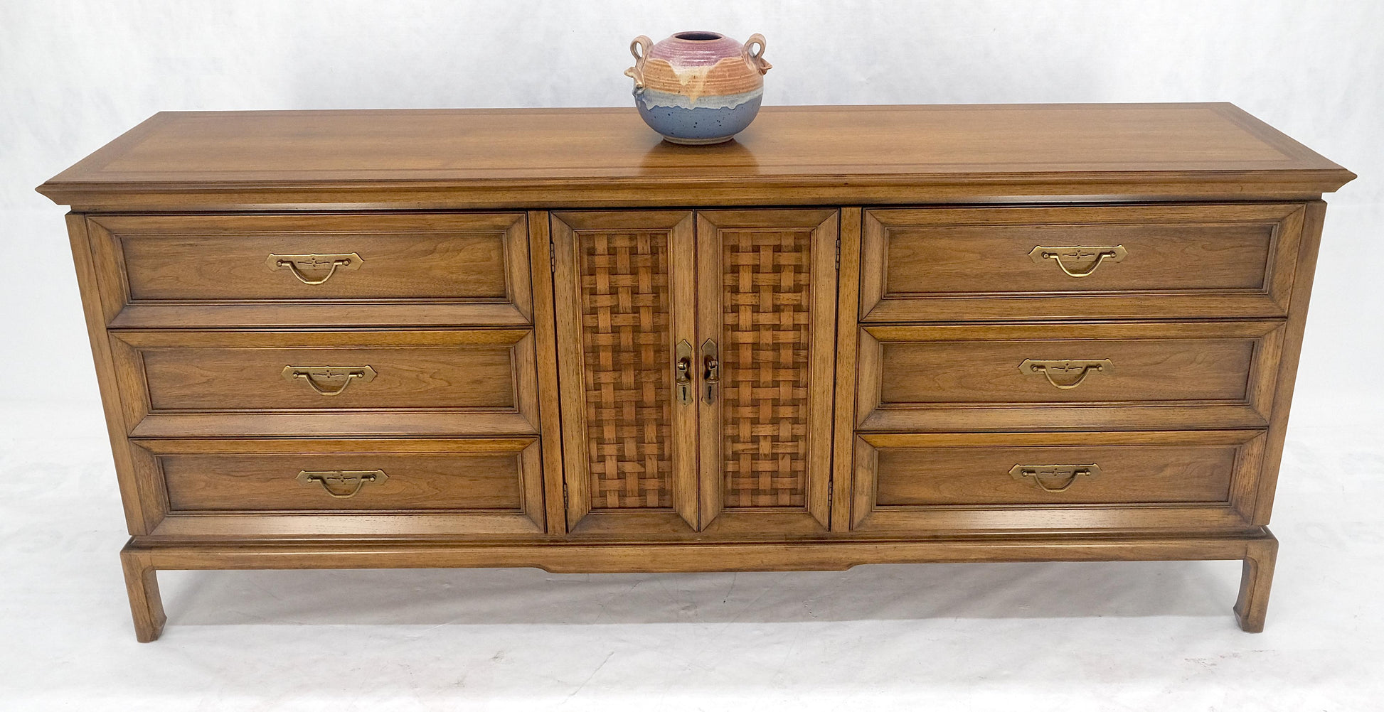 EstablishedLines American Walnut 9 Drawers Long Dresser Credenza on Bracket Feet Tomasville MINT!