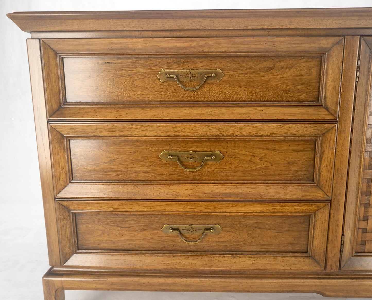 American Walnut 9 Drawers Long Dresser Credenza on Bracket Feet Tomasville MINT!