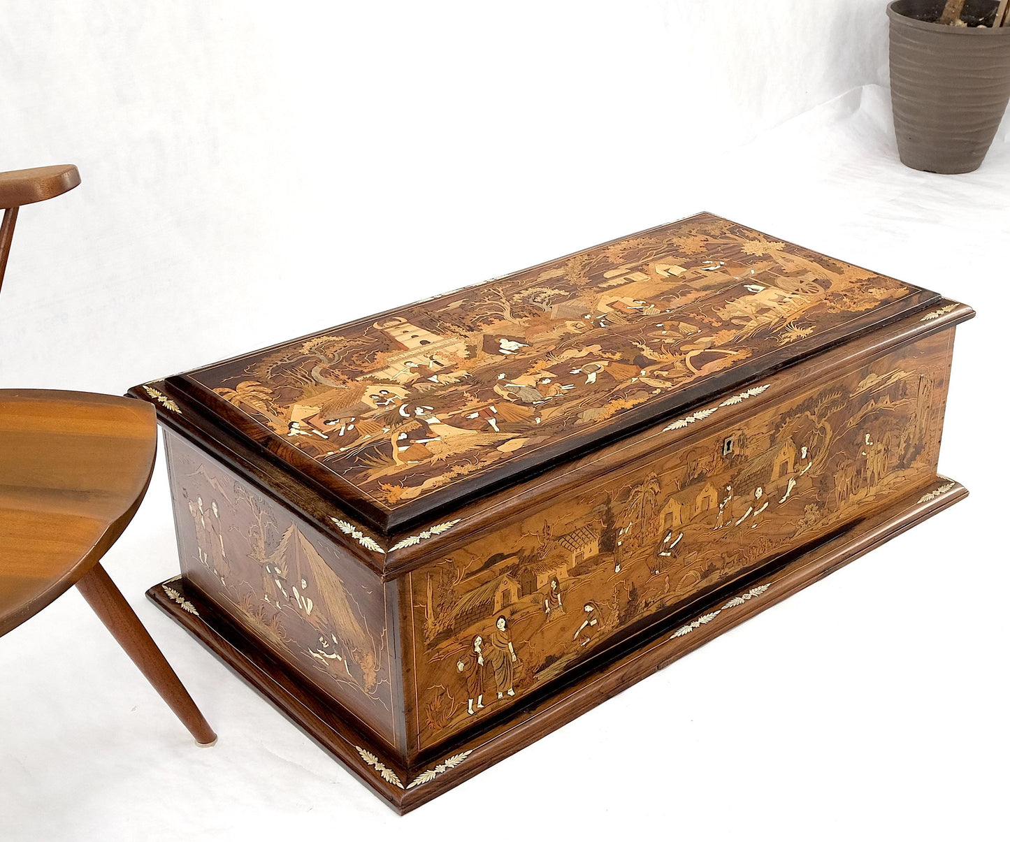 Large Box Trunk Bone Inlayed Rosewood Storage Village Scenery Very Fine Detail