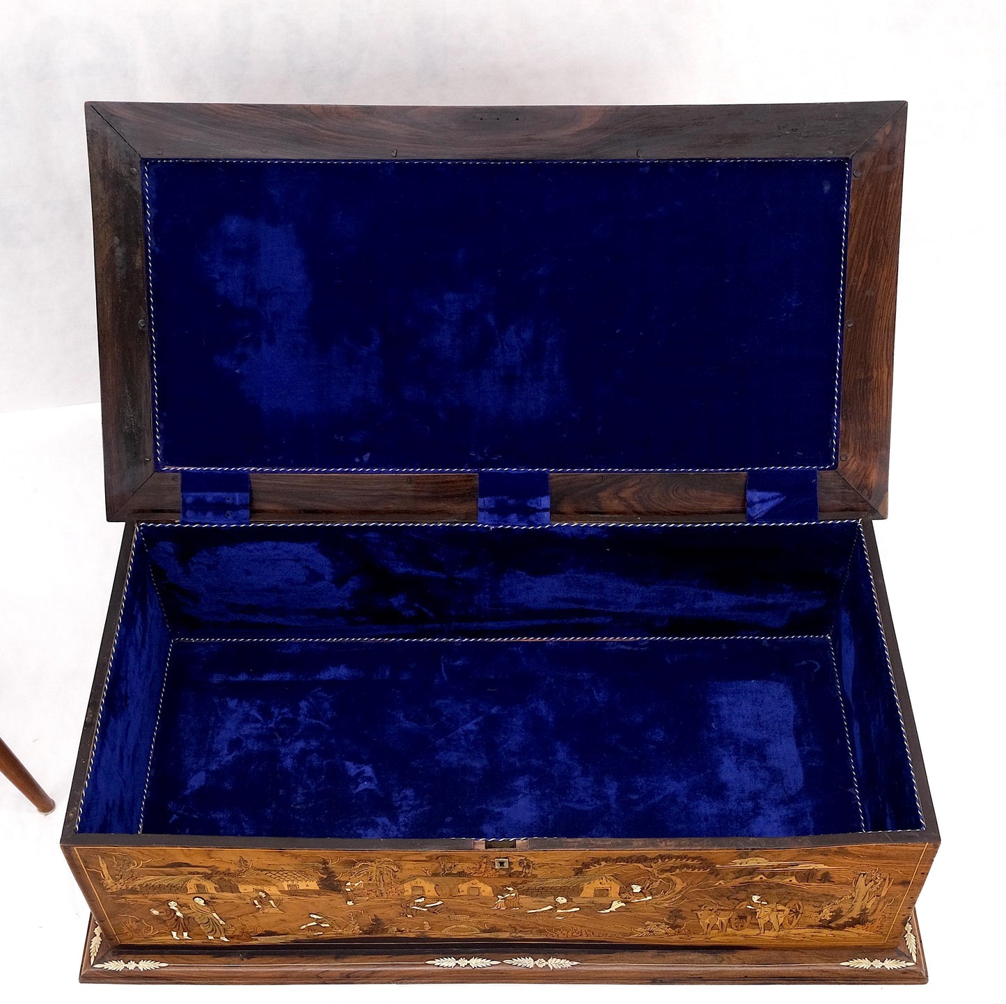 Large Box Trunk Bone Inlayed Rosewood Storage Village Scenery Very Fine Detail