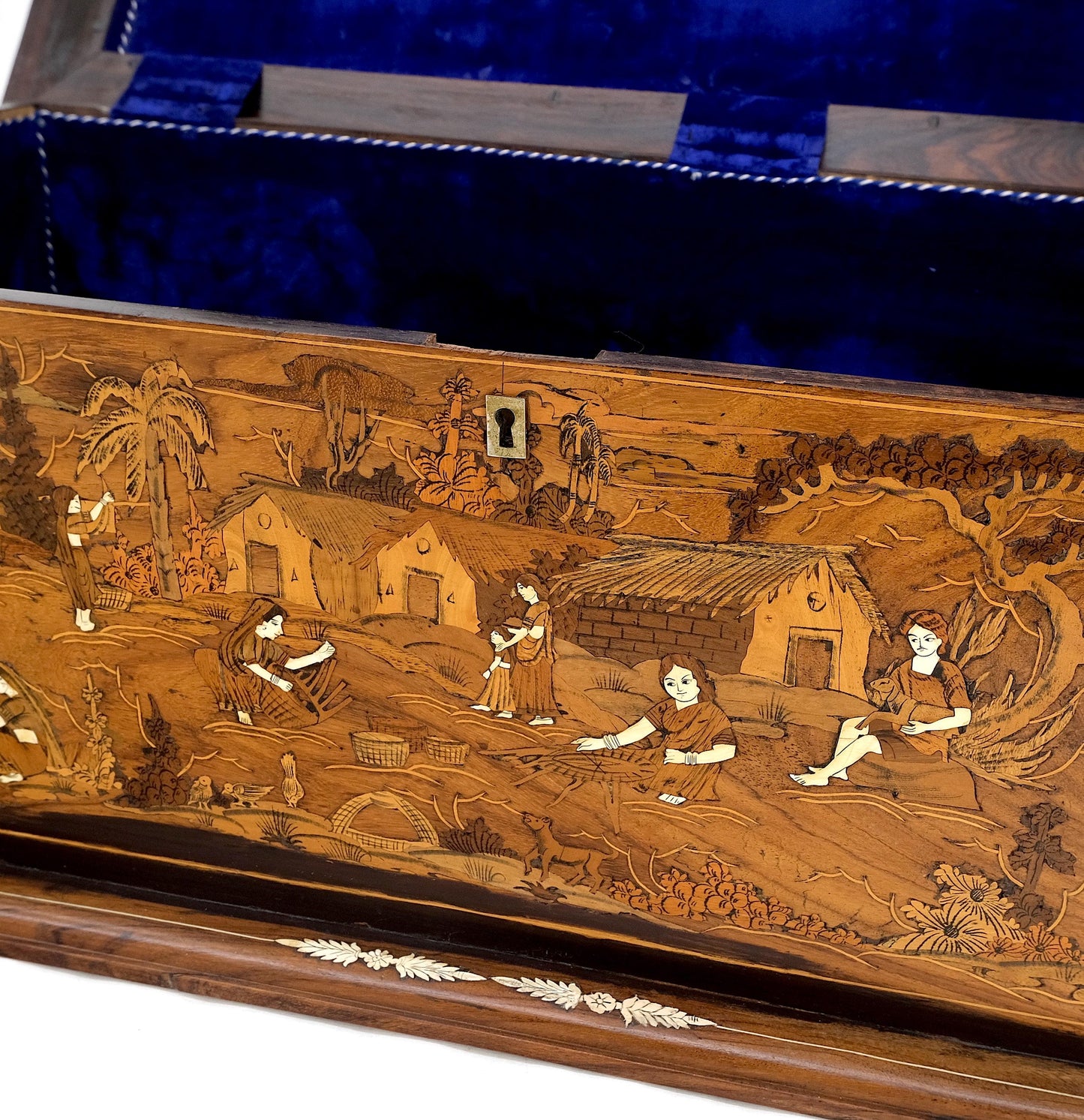 Large Box Trunk Bone Inlayed Rosewood Storage Village Scenery Very Fine Detail