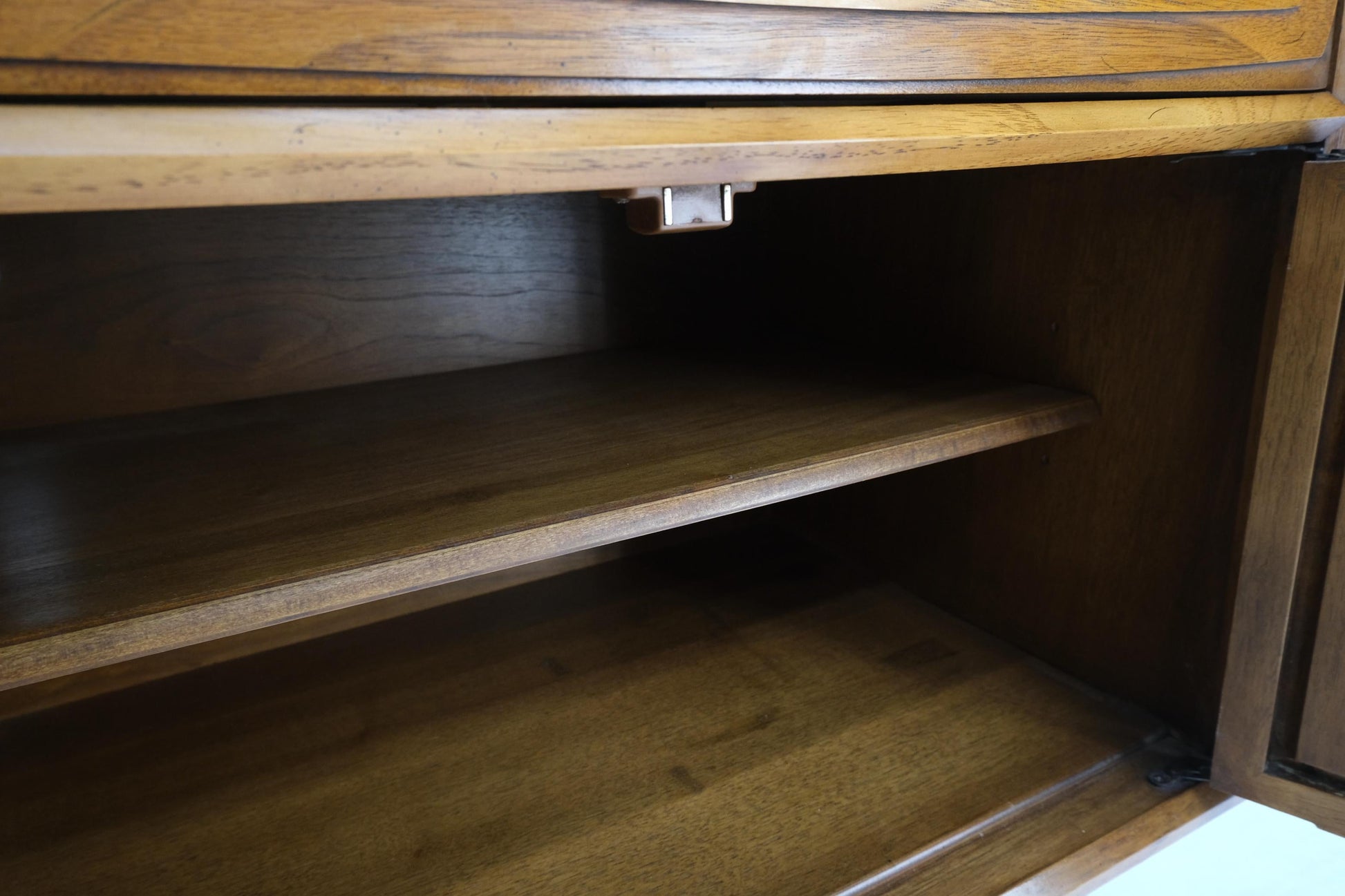 EstablishedLines Mid Century Modern Two Doors Drawer Walnut End Table Nightstand Hammered Pulls
