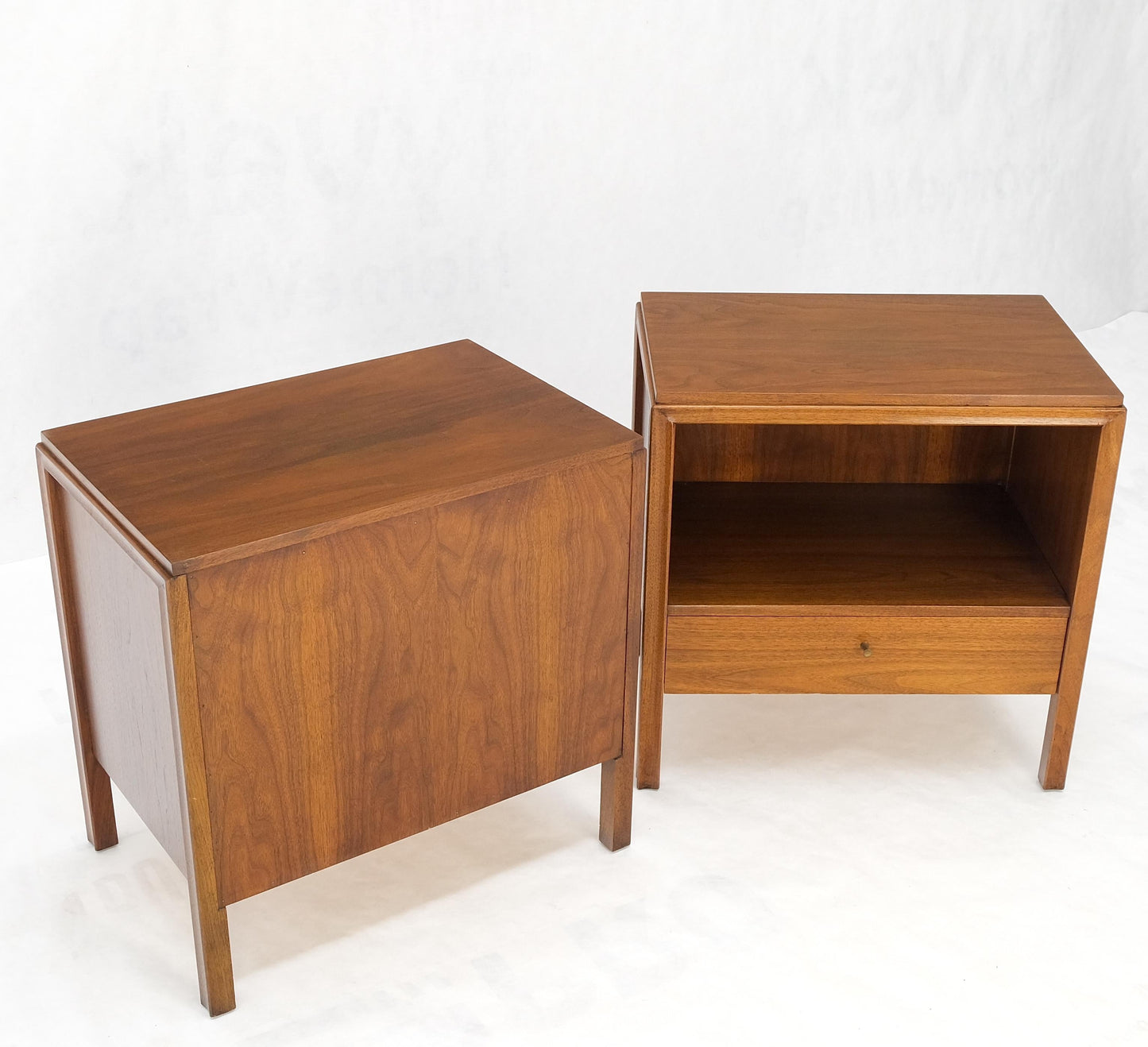 EstablishedLines Pair Finished Back Danish Mid Century Modern One Drawer Walnut Night Stands MINT