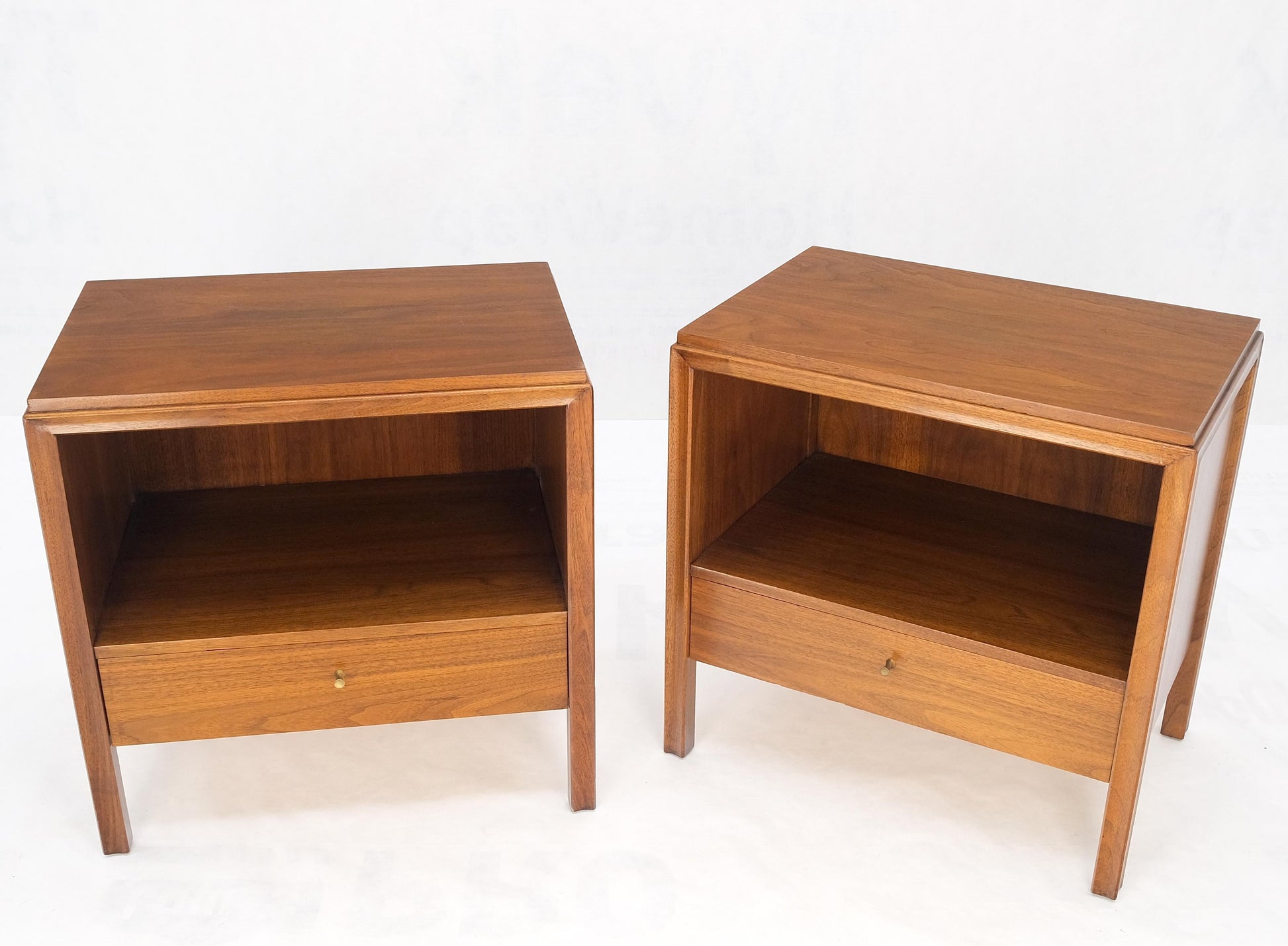 EstablishedLines Pair Finished Back Danish Mid Century Modern One Drawer Walnut Night Stands MINT