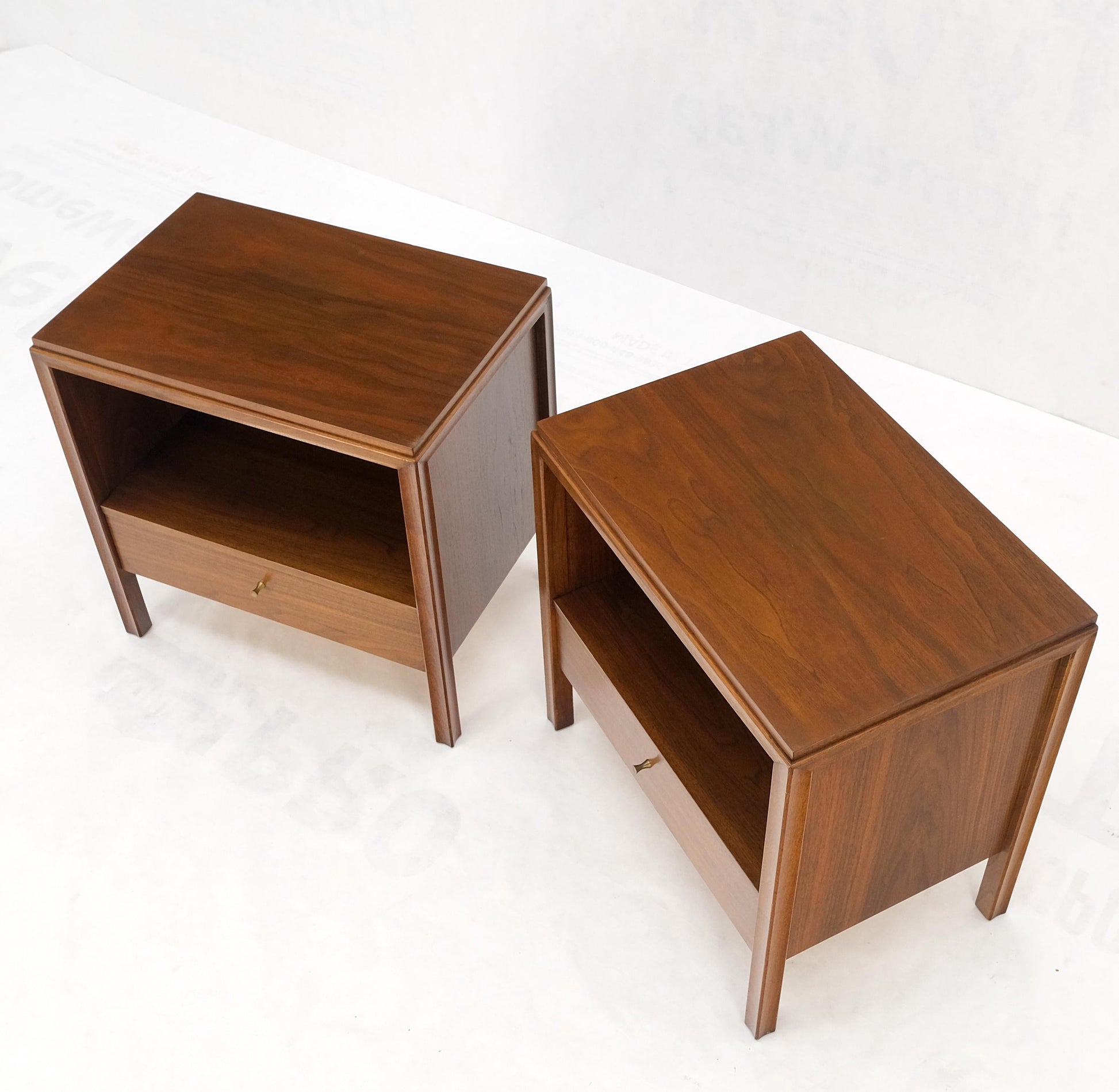 EstablishedLines Pair Finished Back Danish Mid Century Modern One Drawer Walnut Night Stands MINT